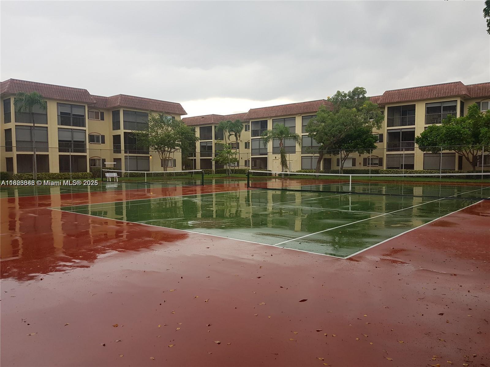 BARCELONA CONDO NORTH BLD - Residential