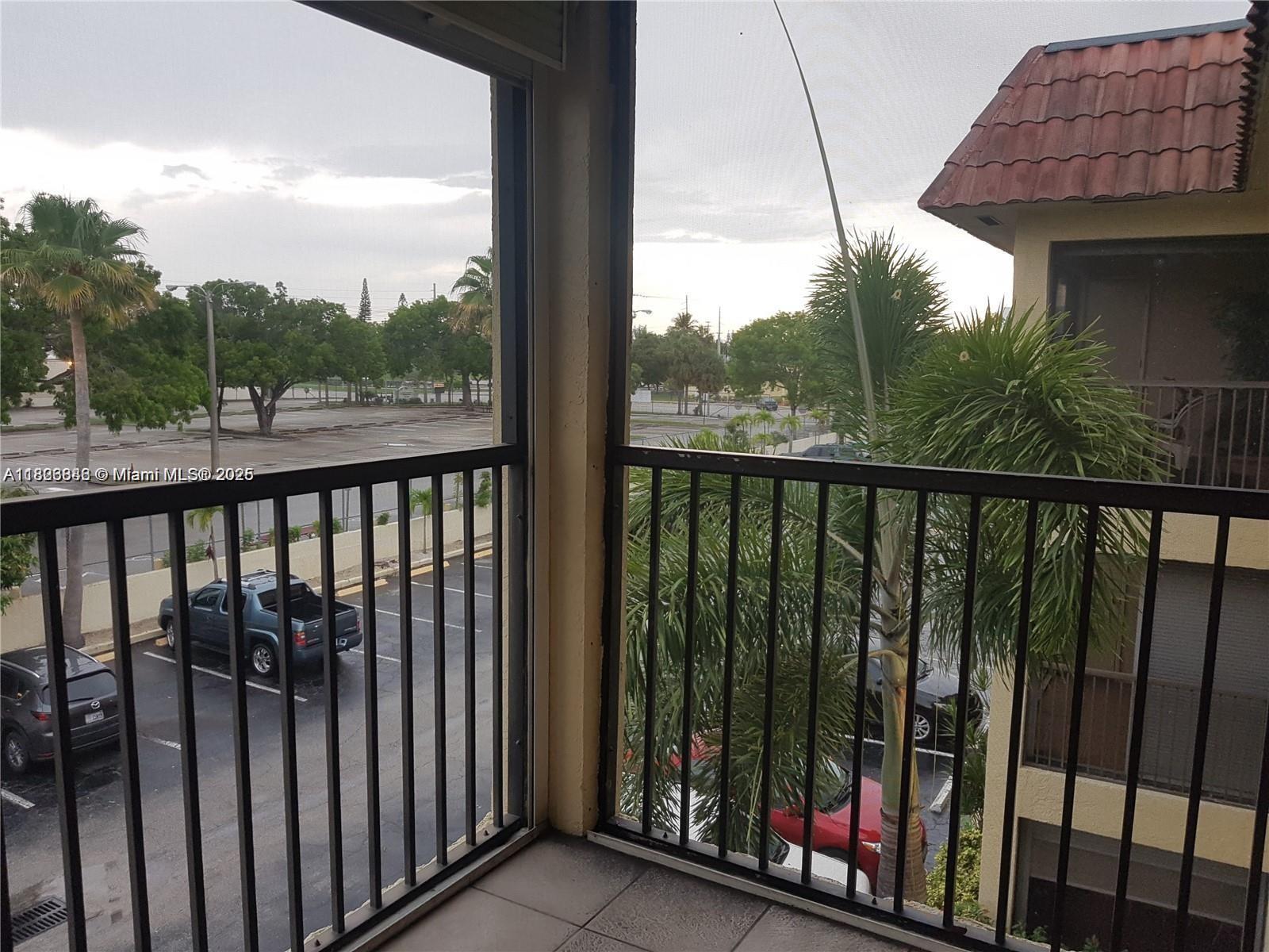 BARCELONA CONDO NORTH BLD - Residential