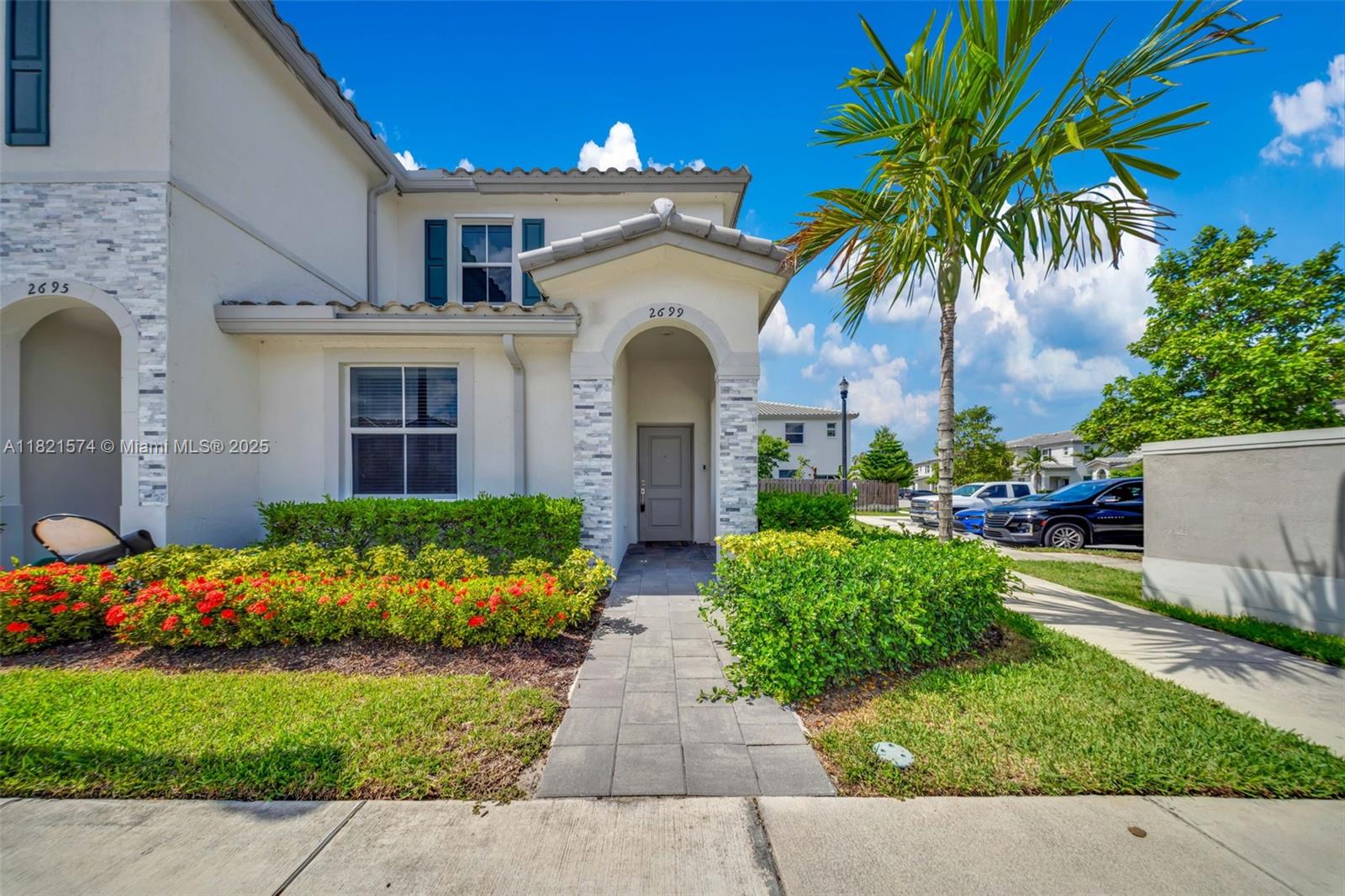 Property for Sale at 2699 Se 19th St, Homestead, Miami-Dade County, Florida - Bedrooms: 3 
Bathrooms: 3  - $389,990