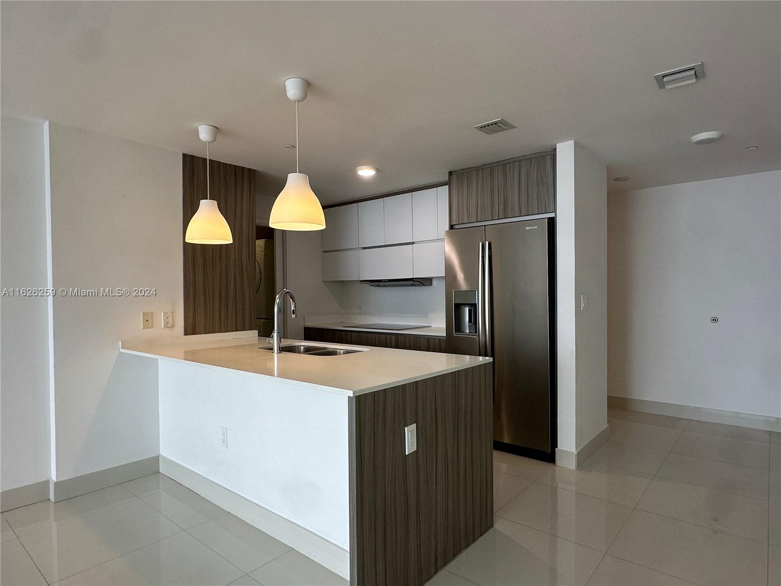 BAY HOUSE MIAMI CONDO - Residential