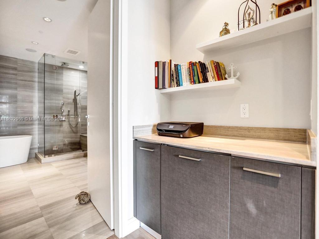 ECHO CONDO - Residential Lease