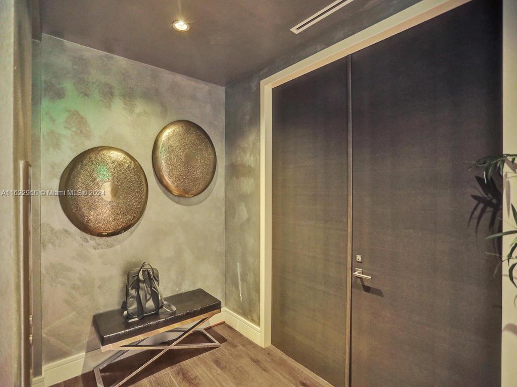 ECHO CONDO - Residential Lease