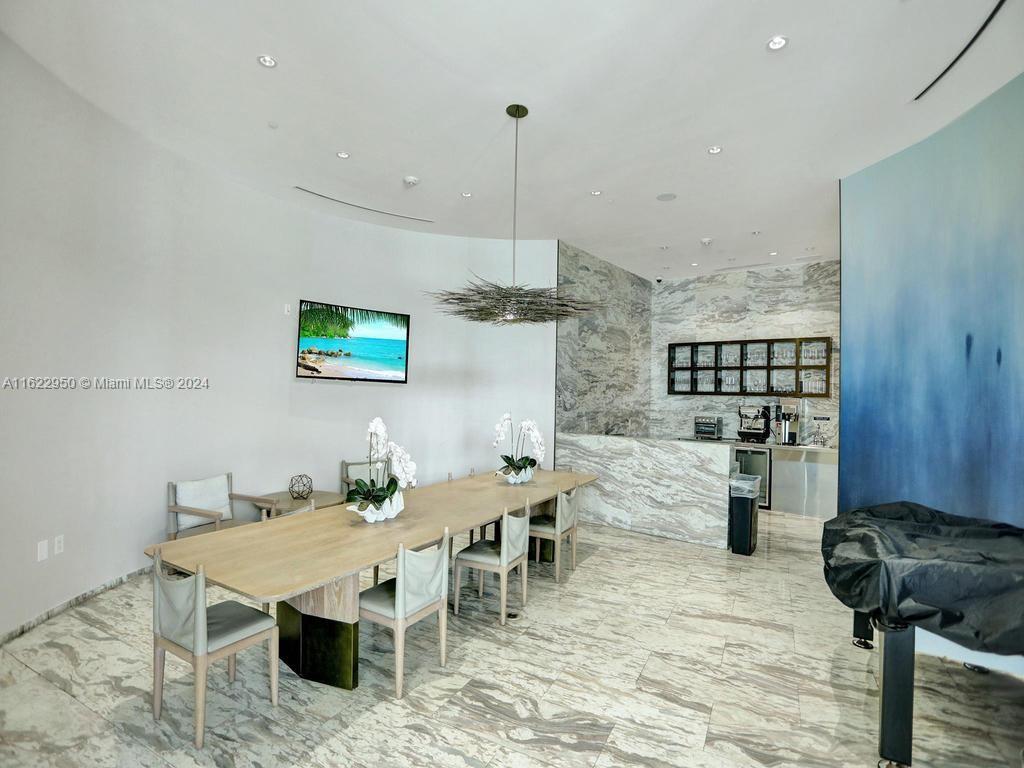 ECHO CONDO - Residential Lease