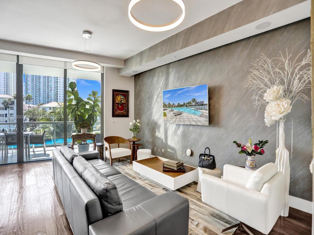 ECHO CONDO - Residential Lease