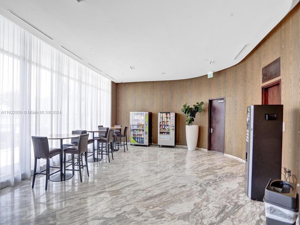 ECHO CONDO - Residential Lease