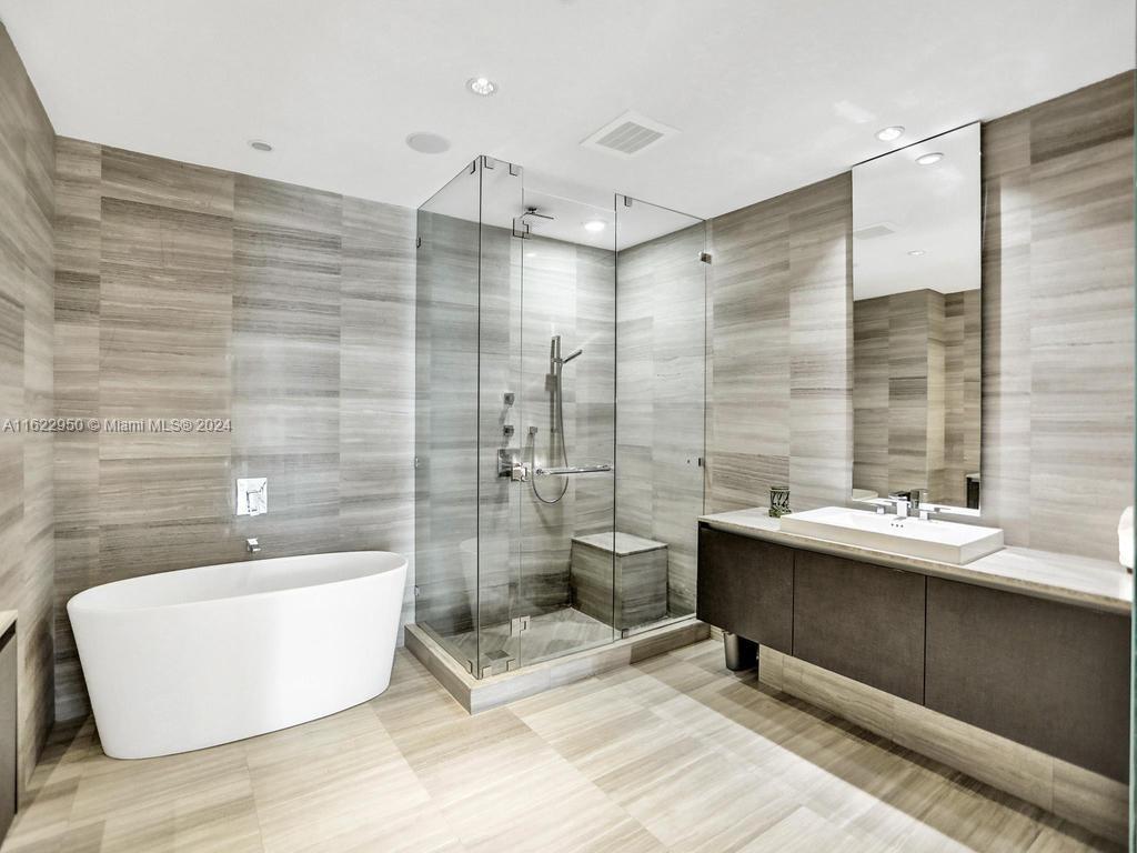 ECHO CONDO - Residential Lease