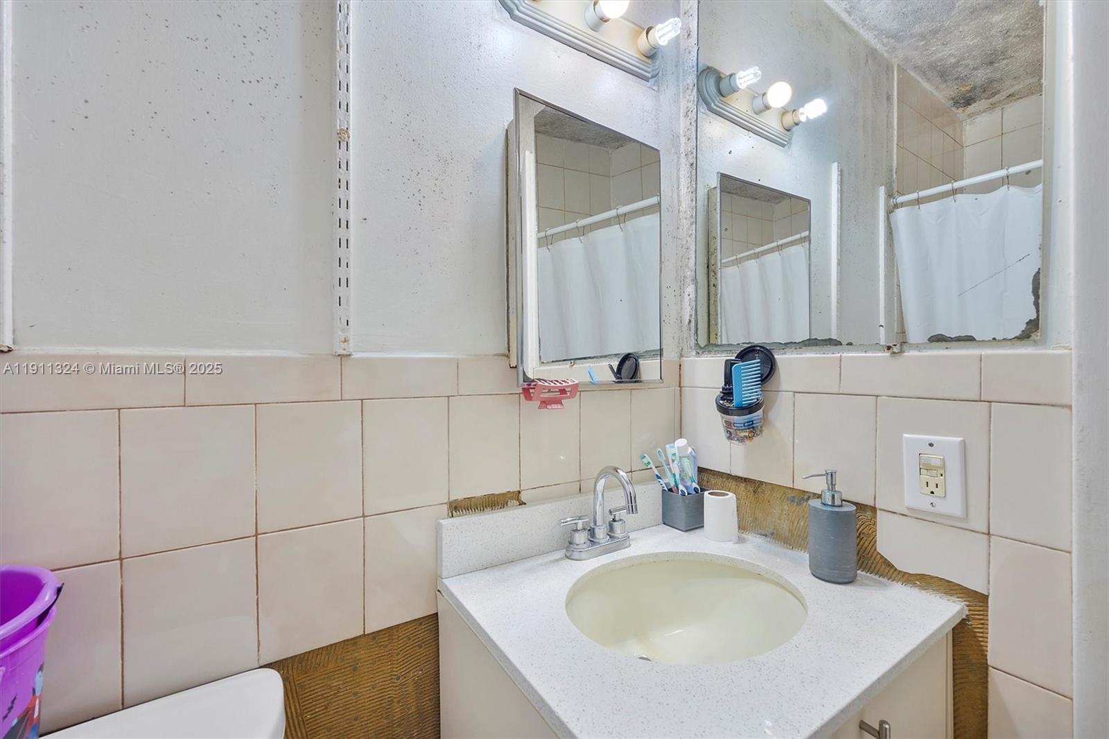 GRIFFING SILVER PALM SUB - Residential Income