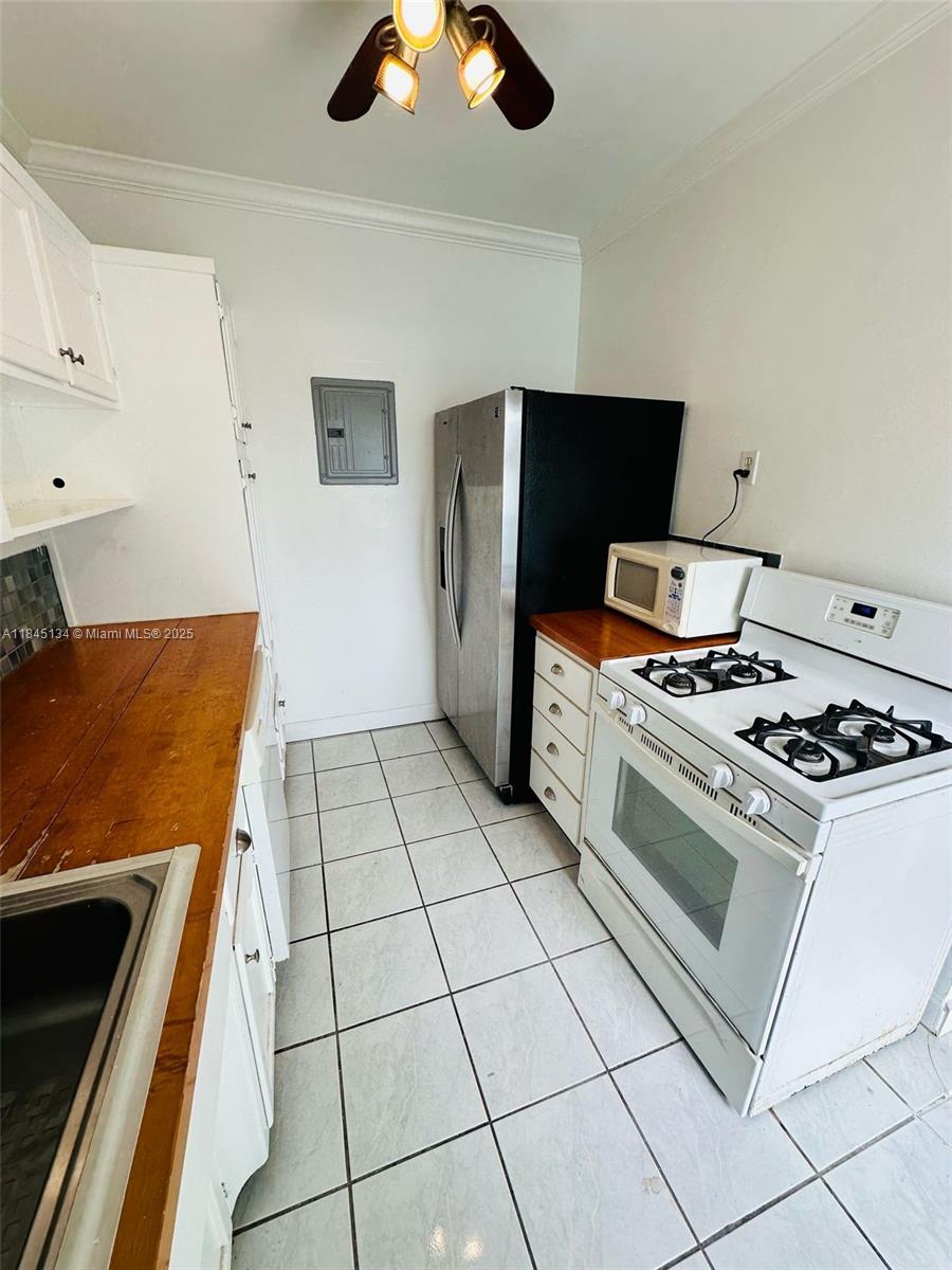 HARBOUR POINT CONDO - Residential Lease