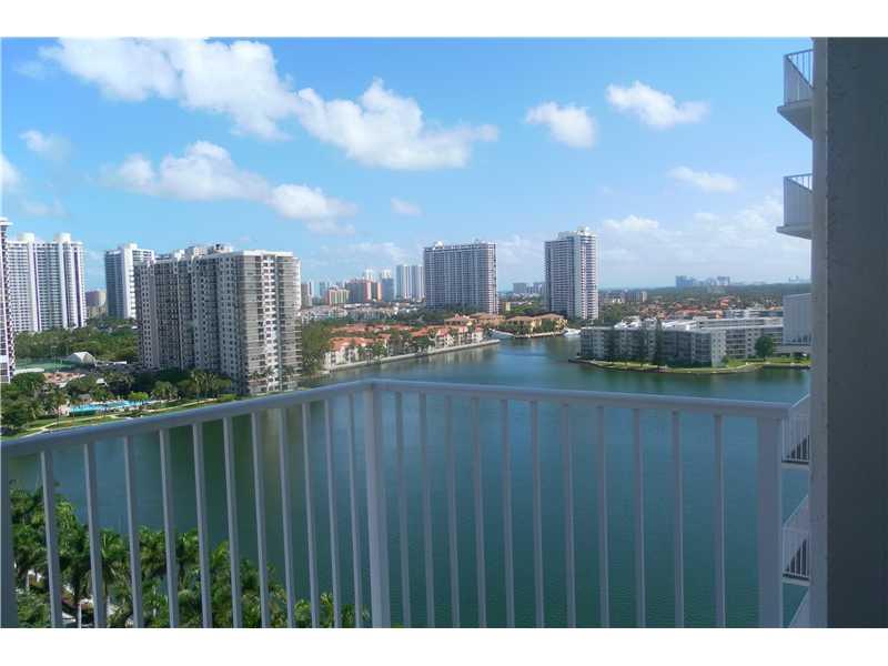 Large 1bed/1.5 bath condo on a high floor with a beautiful lake view! New remodeled bathroom & kitchen. Located in Admirals Port, great complex in Aventura that's tucked away in an upscale area near Williams Island. Complex has fantastic amenities, includ ing two pools, sauna, exercise room, tennis courts, billiards, building secure & much more. East of US-1. Walk to nearby shops & restaurants, close to everything. 24hr security, valet parking. Easy to show it. Equal Housing Opportunity