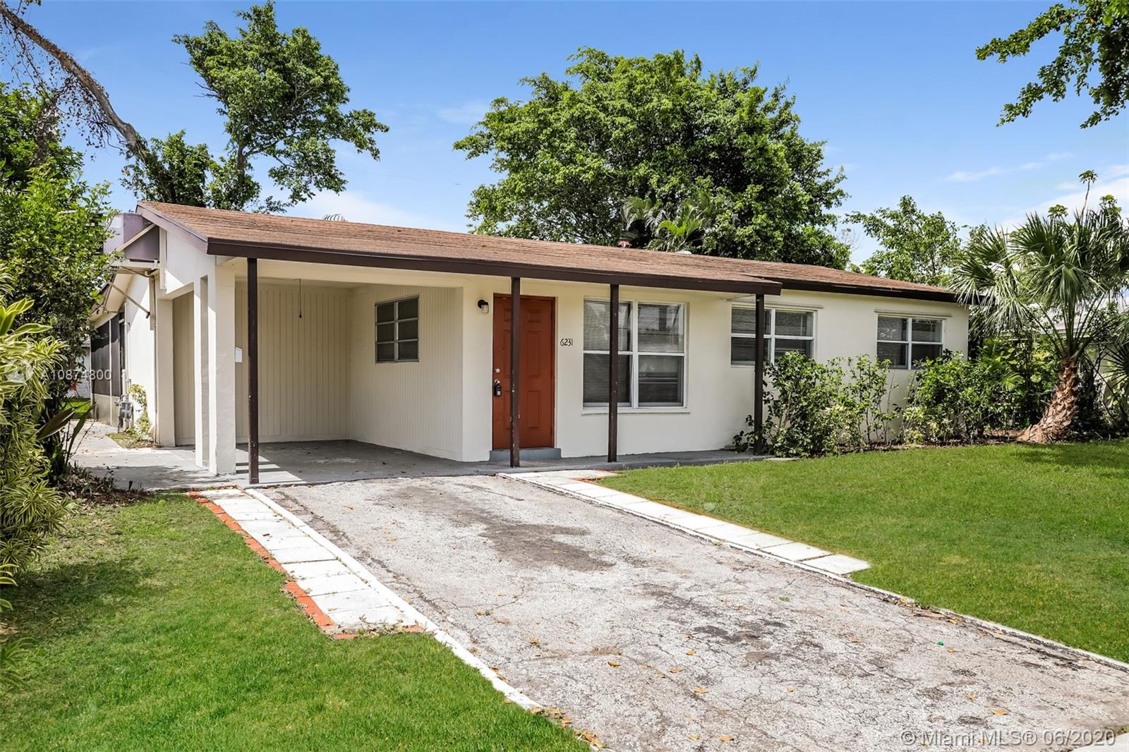 SUNRISE GOLF VILLAGE SEC - Residential Lease