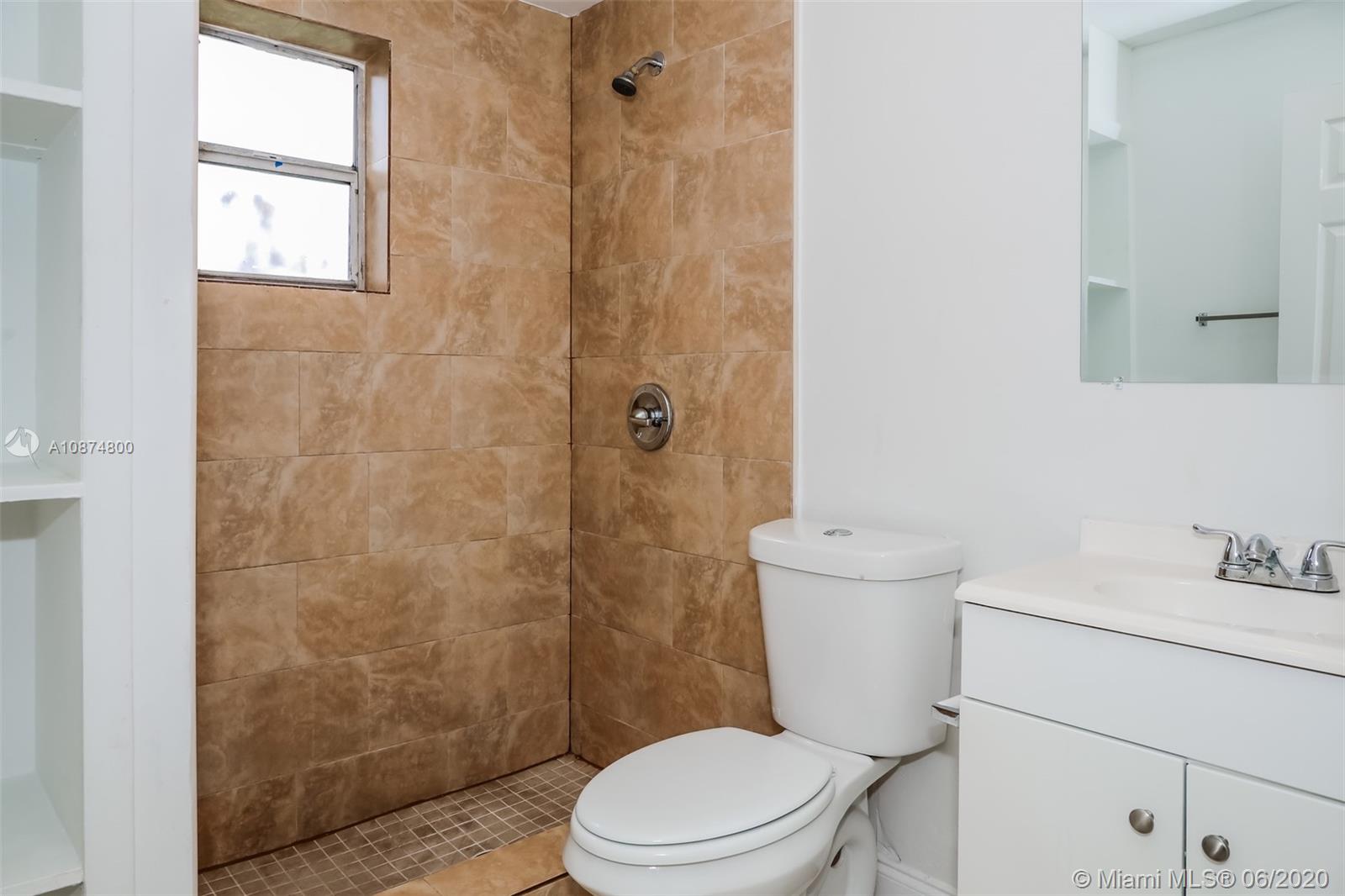 SUNRISE GOLF VILLAGE SEC - Residential Lease