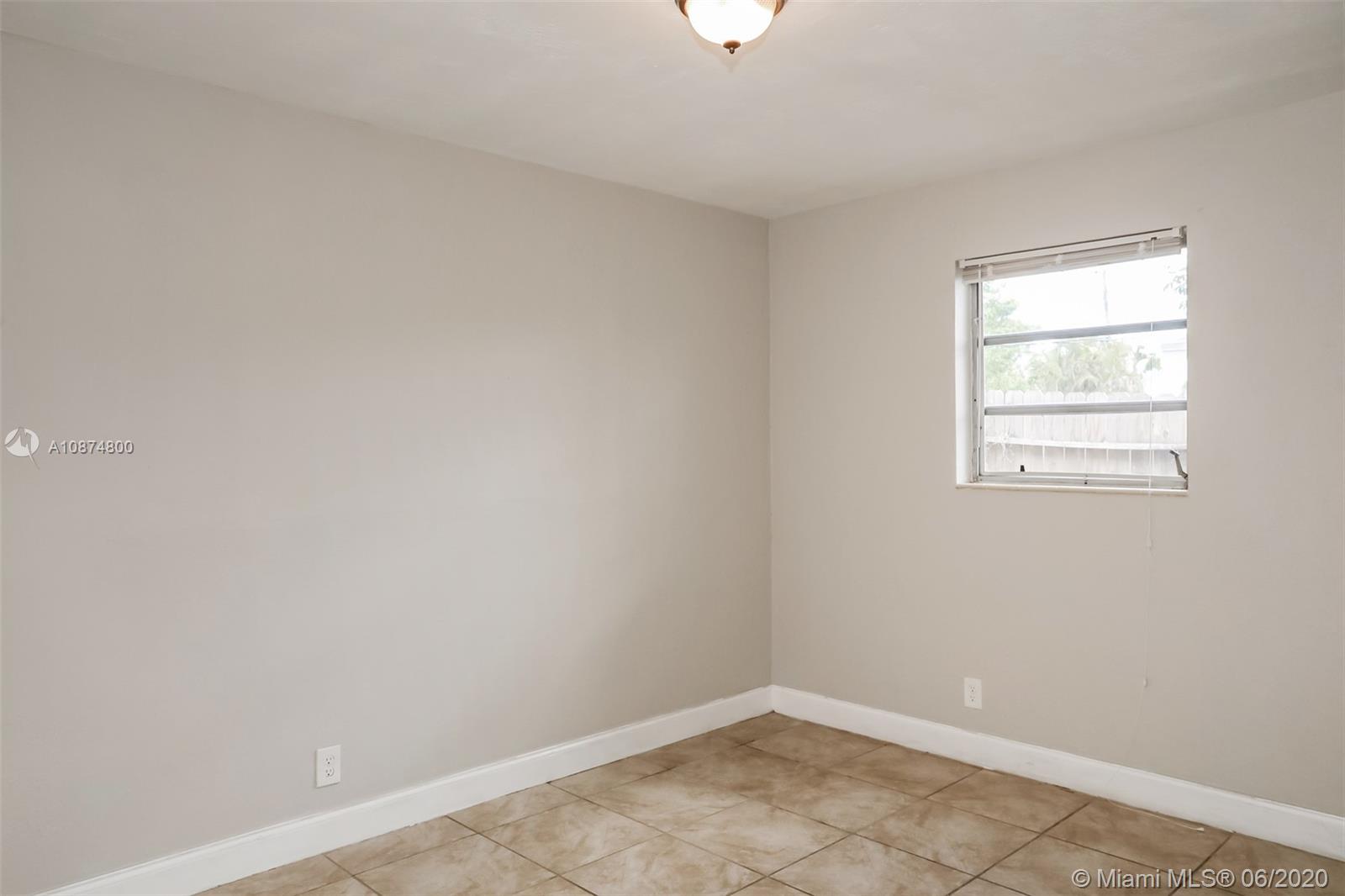 SUNRISE GOLF VILLAGE SEC - Residential Lease