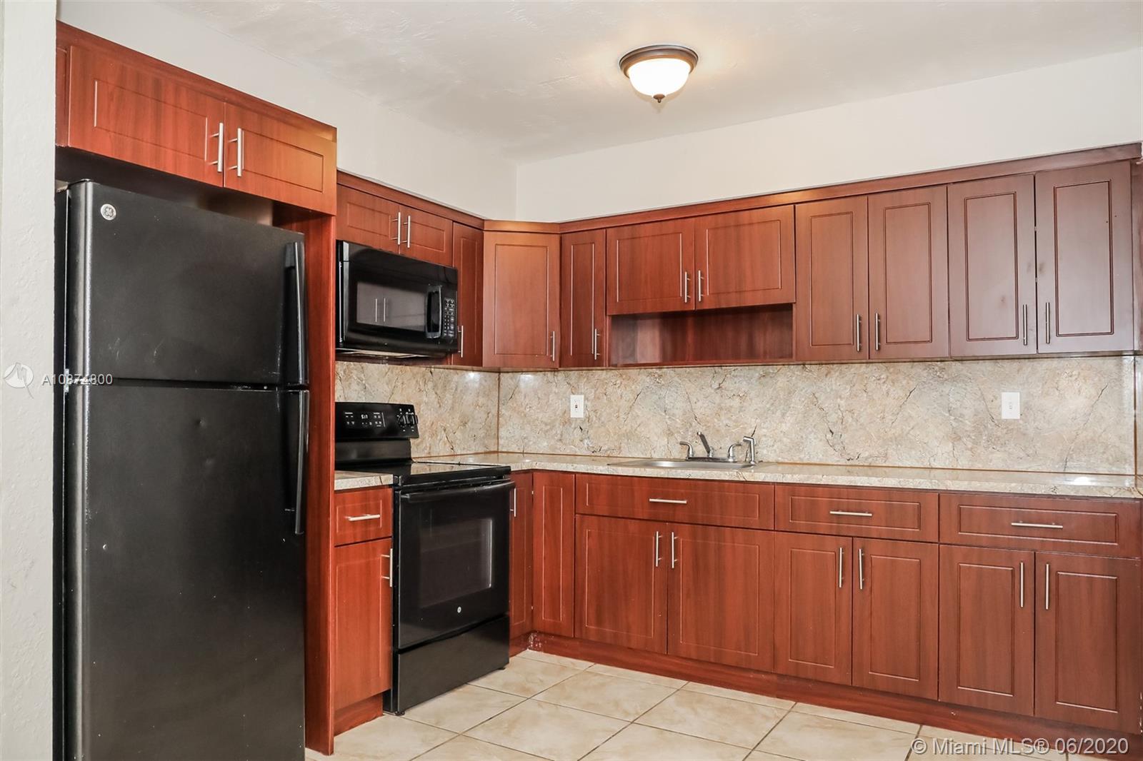 SUNRISE GOLF VILLAGE SEC - Residential Lease