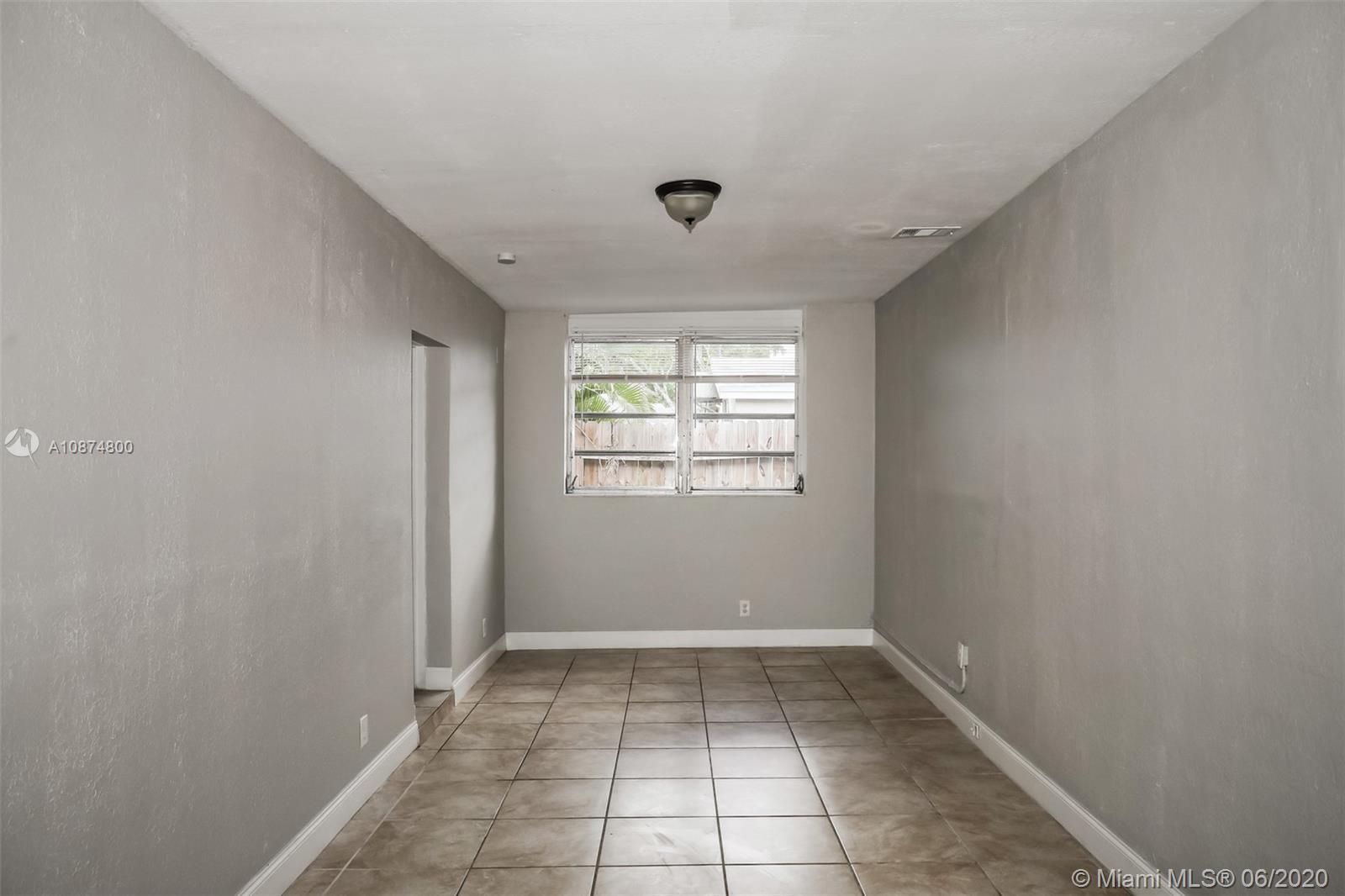 SUNRISE GOLF VILLAGE SEC - Residential Lease