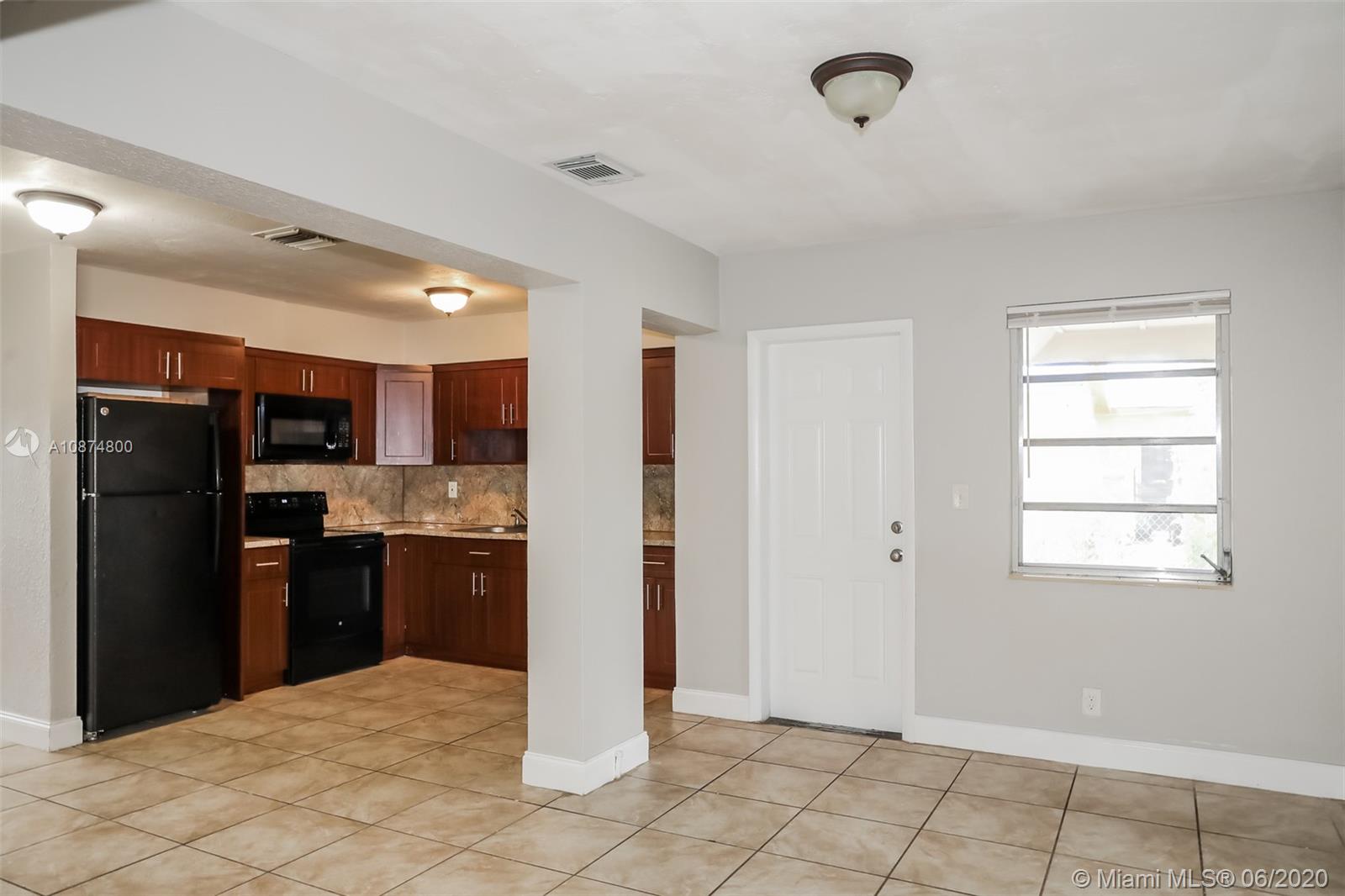 SUNRISE GOLF VILLAGE SEC - Residential Lease