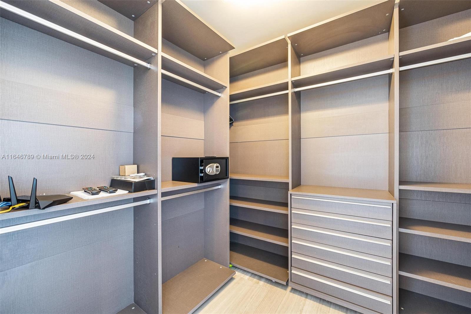 ECHO BRICKELL CONDO - Residential