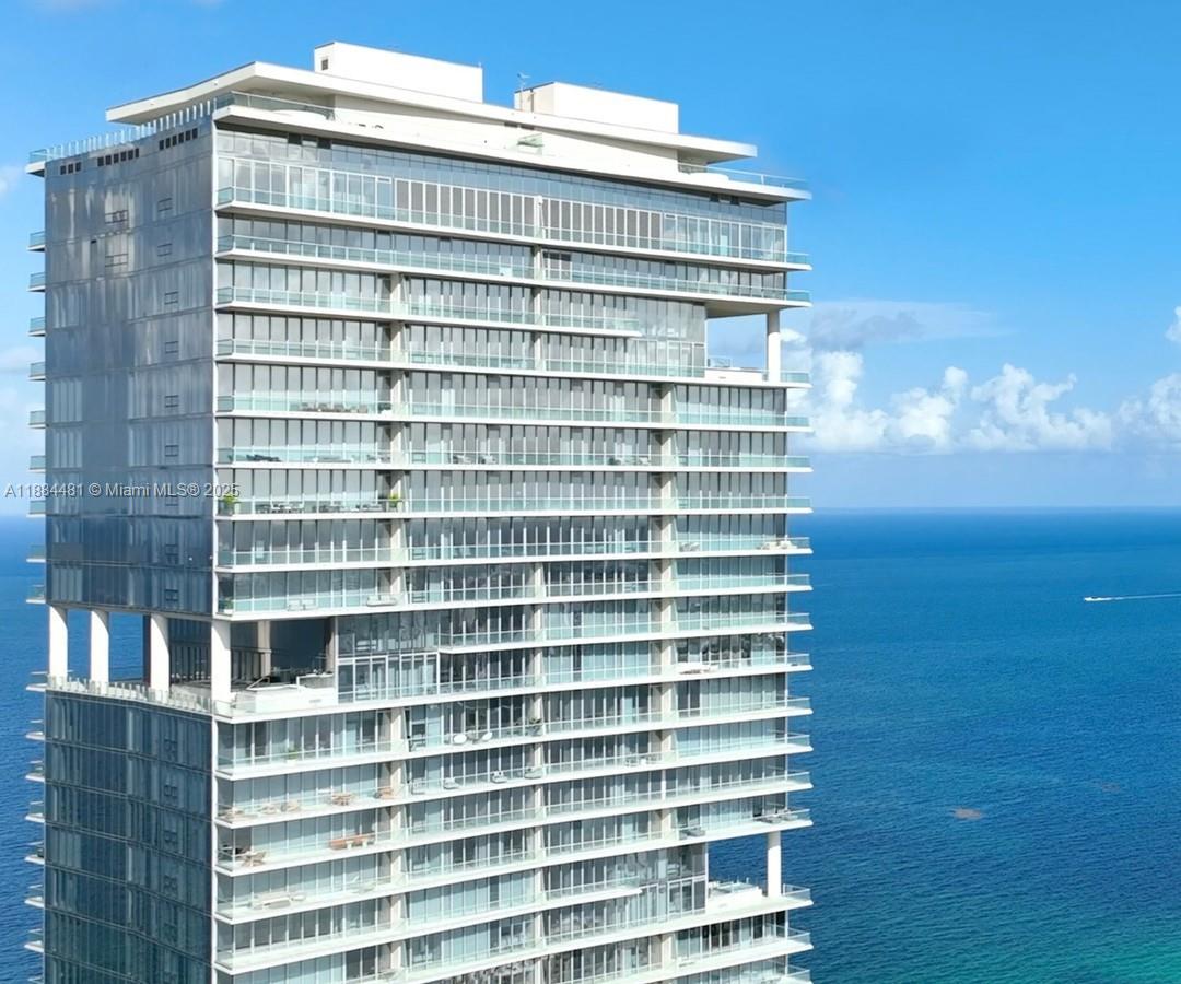 TURNBERRY OCEAN CLUB - Residential Lease