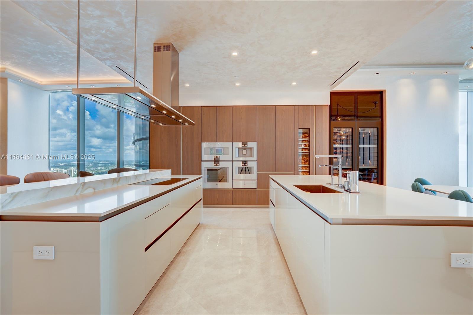 TURNBERRY OCEAN CLUB - Residential Lease