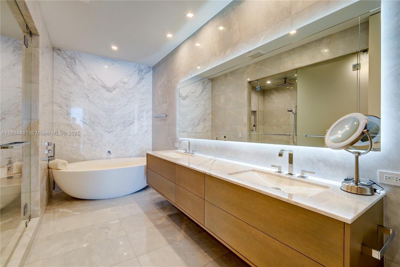 TURNBERRY OCEAN CLUB - Residential Lease