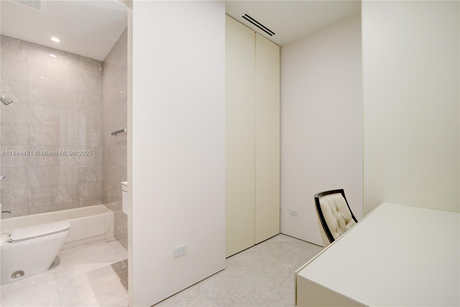 TURNBERRY OCEAN CLUB - Residential Lease