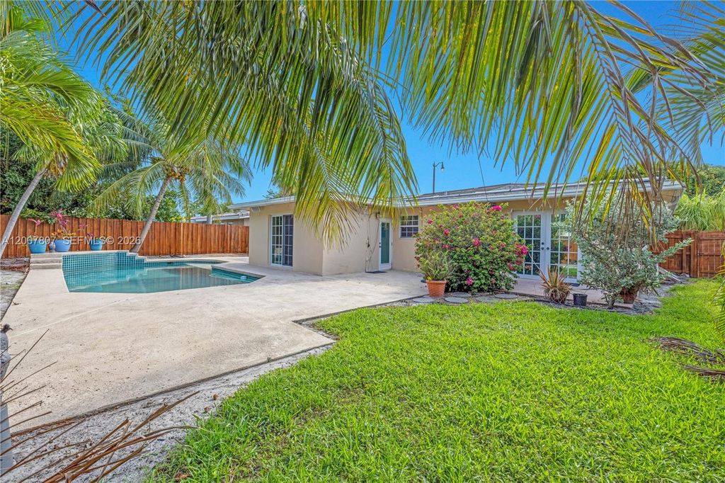 Photo of 4051 NE 17th Ter, Pompano Beach, FL 33064 (MLS # A12007807)