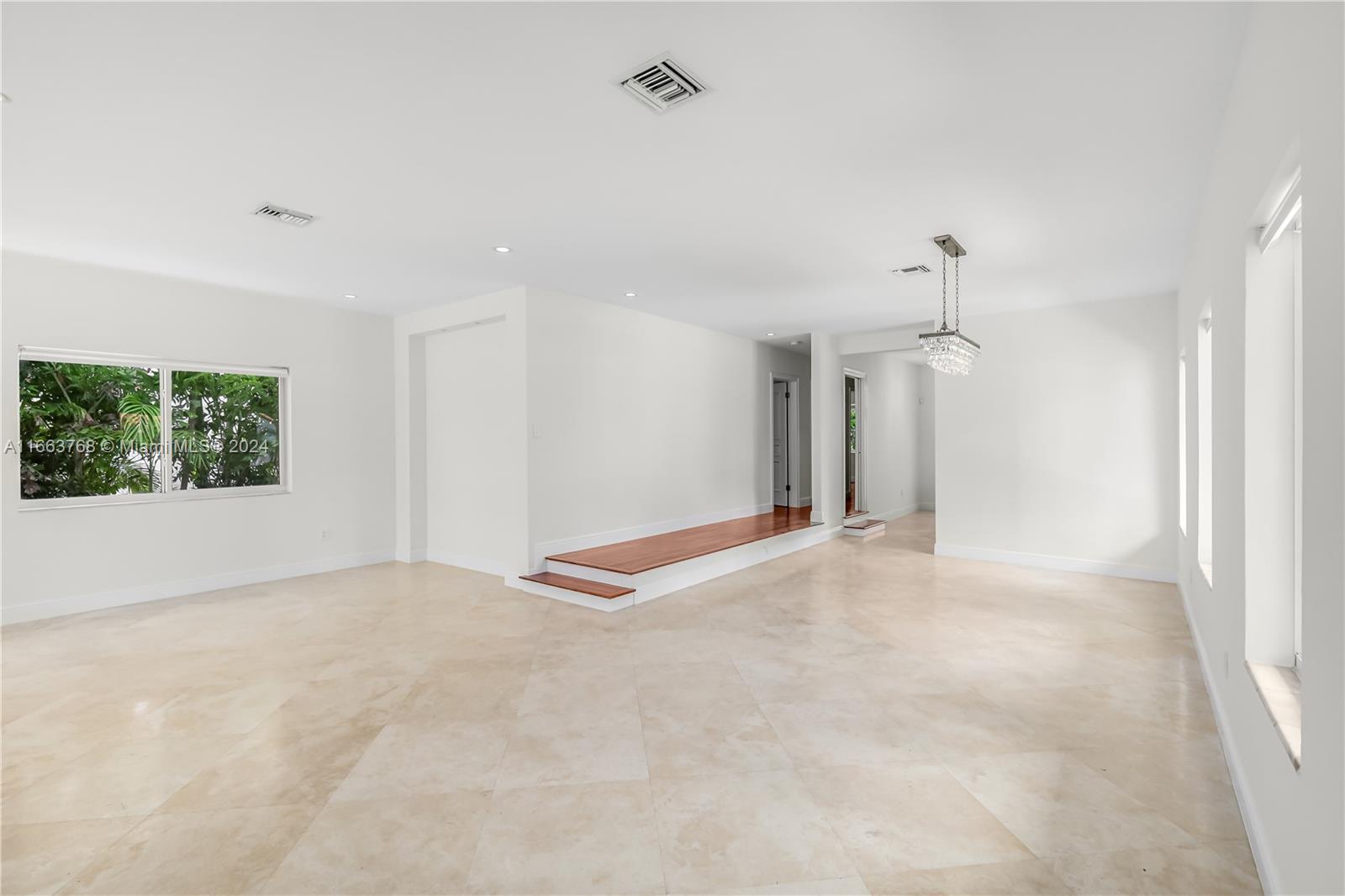 LA GORCE GOLF SUB - Residential