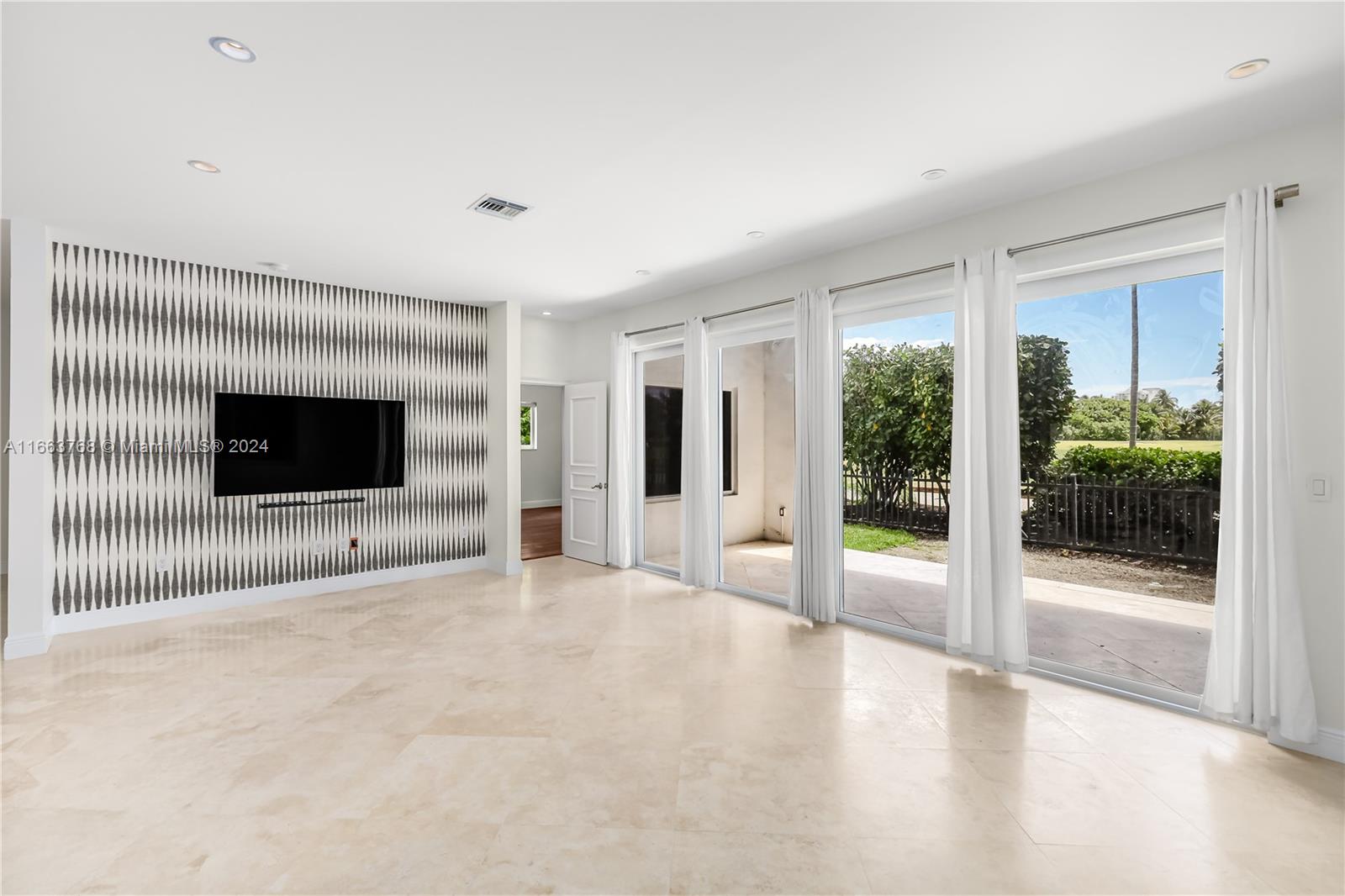 LA GORCE GOLF SUB - Residential