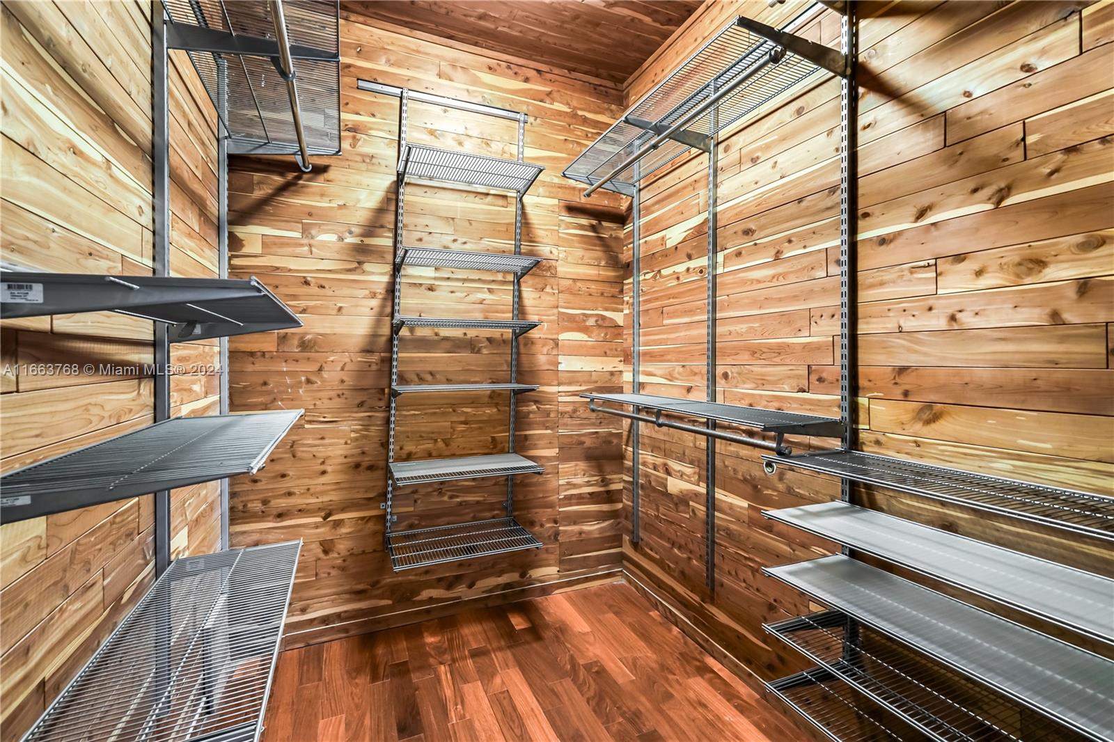 LA GORCE GOLF SUB - Residential