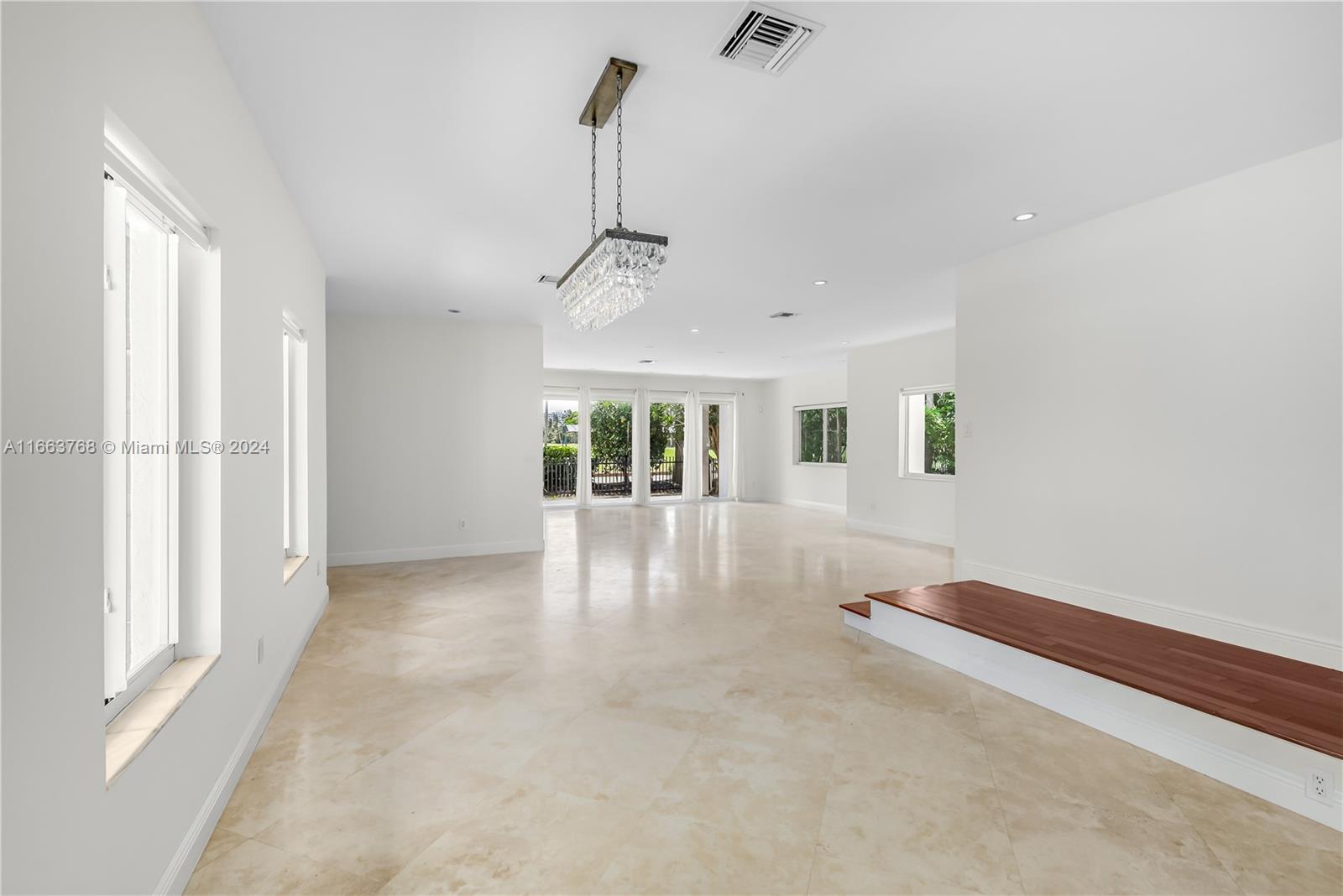 LA GORCE GOLF SUB - Residential