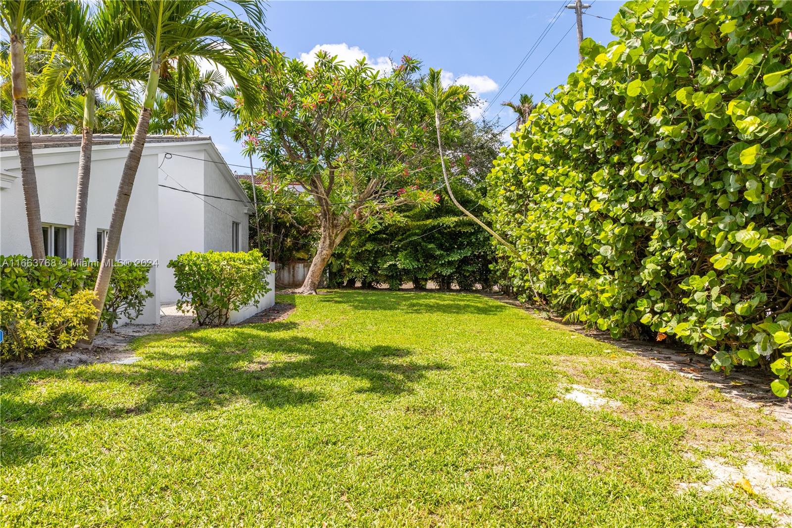 LA GORCE GOLF SUB - Residential