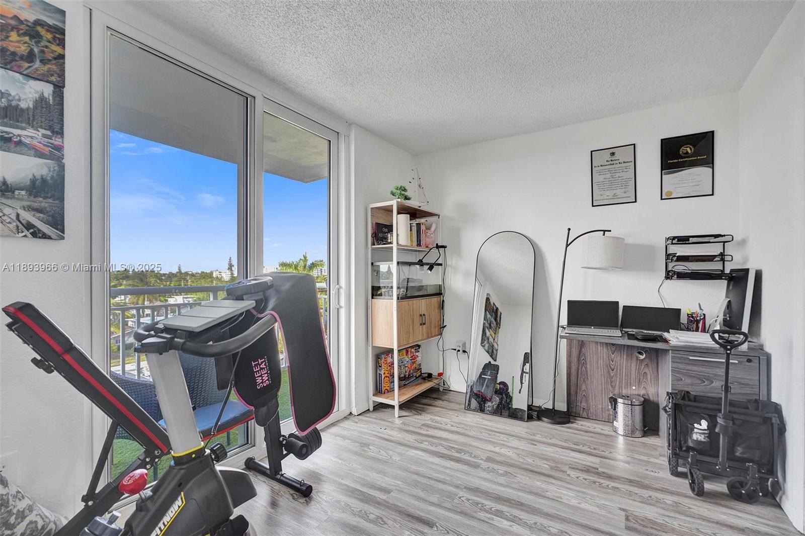 HARBOUR POINTE OF MIAMI C - Residential