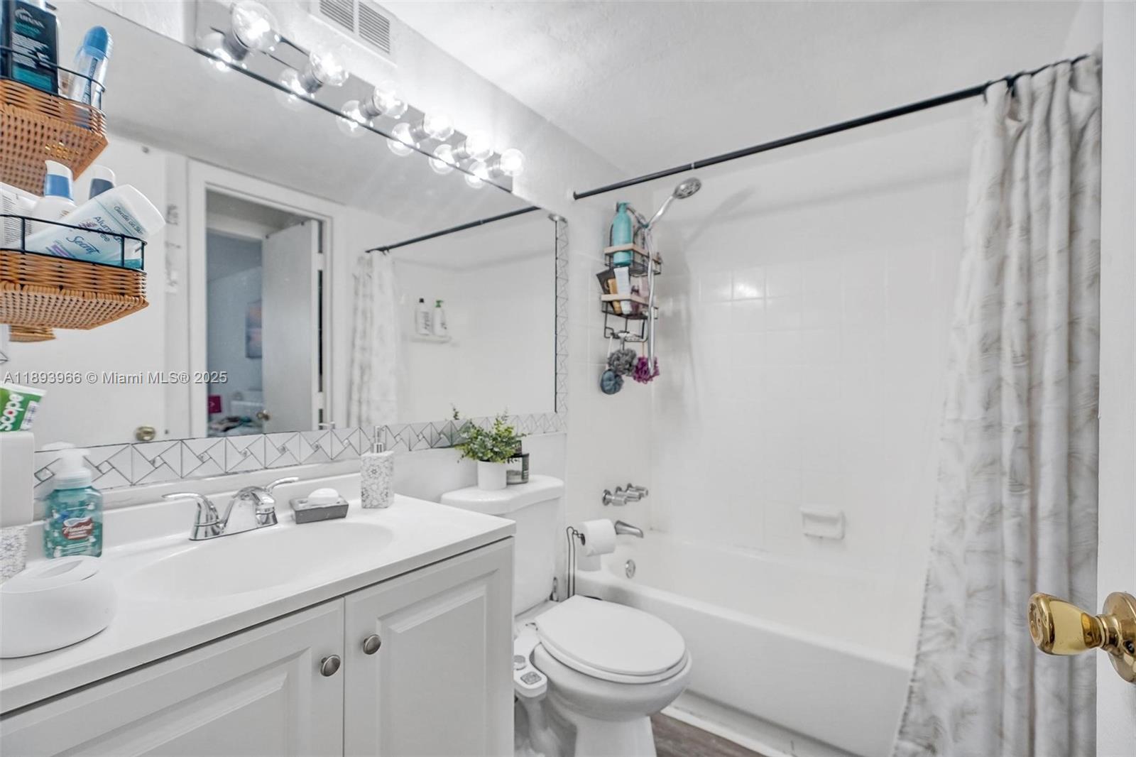 HARBOUR POINTE OF MIAMI C - Residential