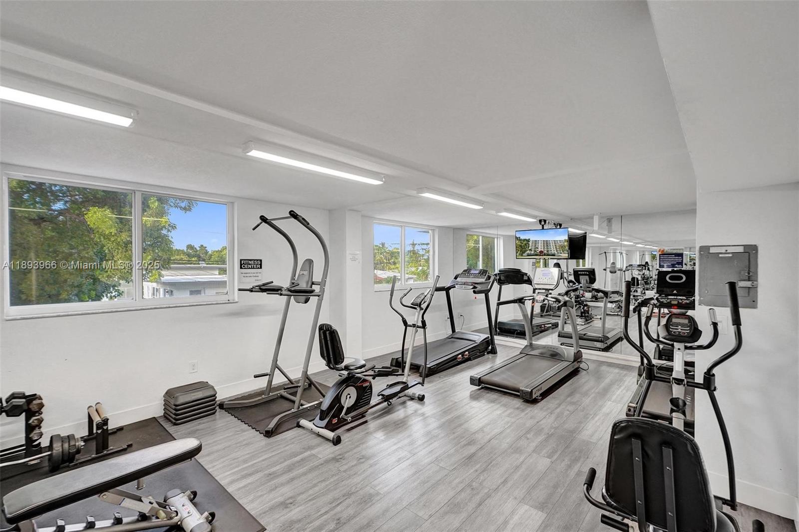 HARBOUR POINTE OF MIAMI C - Residential