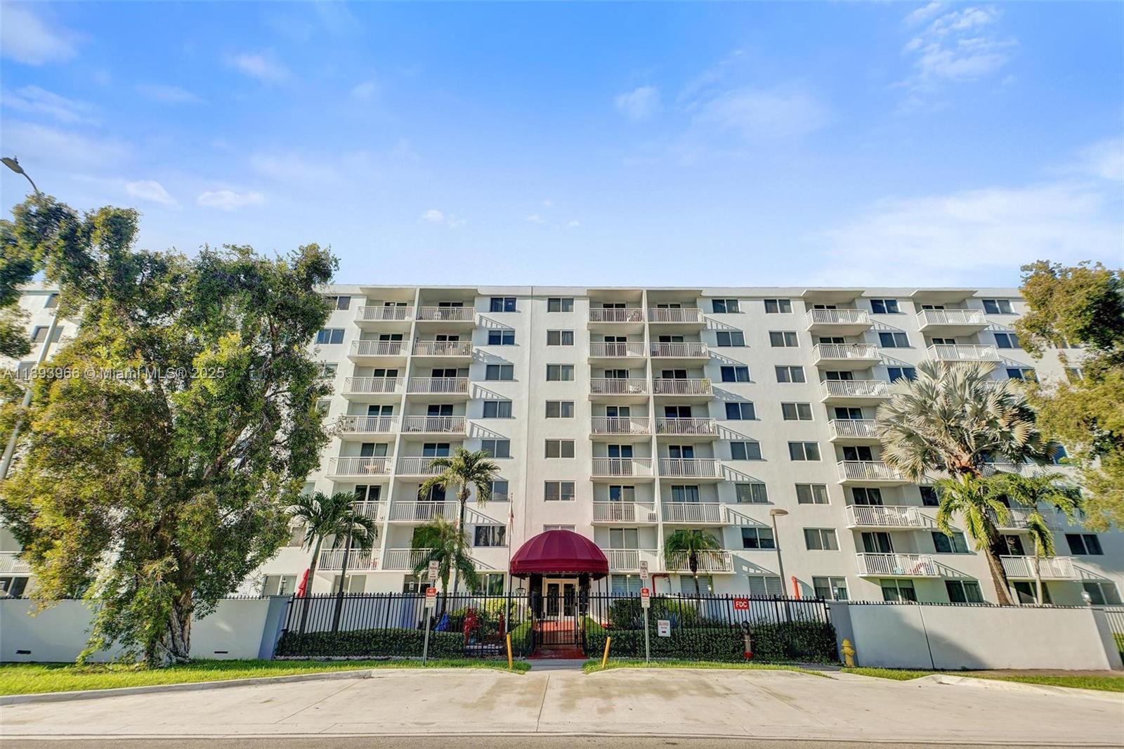 HARBOUR POINTE OF MIAMI C - Residential