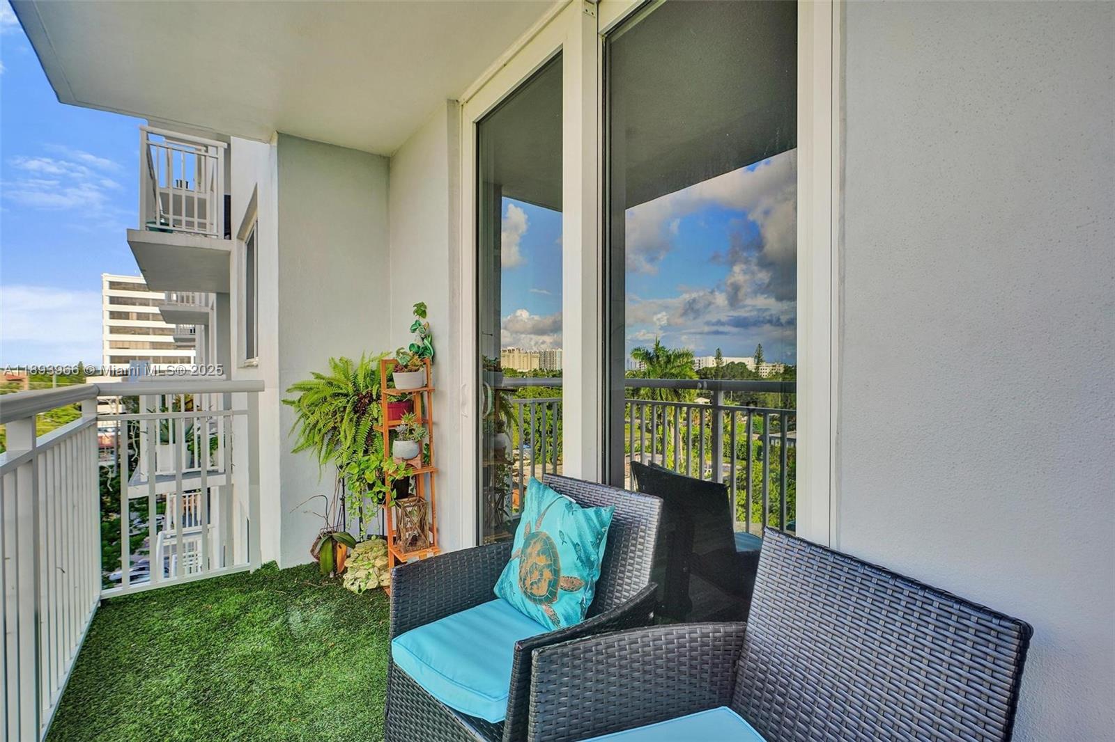 HARBOUR POINTE OF MIAMI C - Residential
