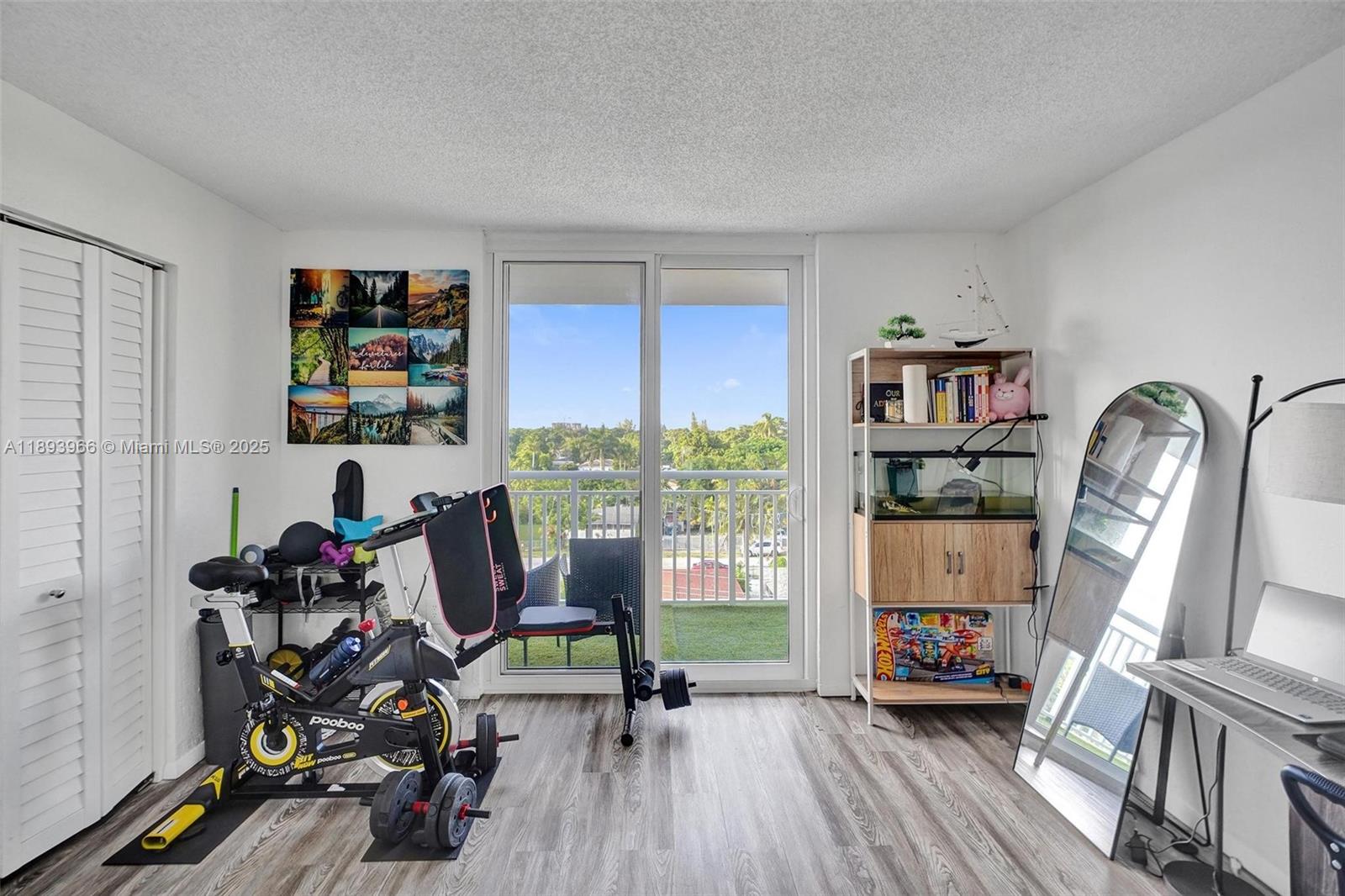 HARBOUR POINTE OF MIAMI C - Residential