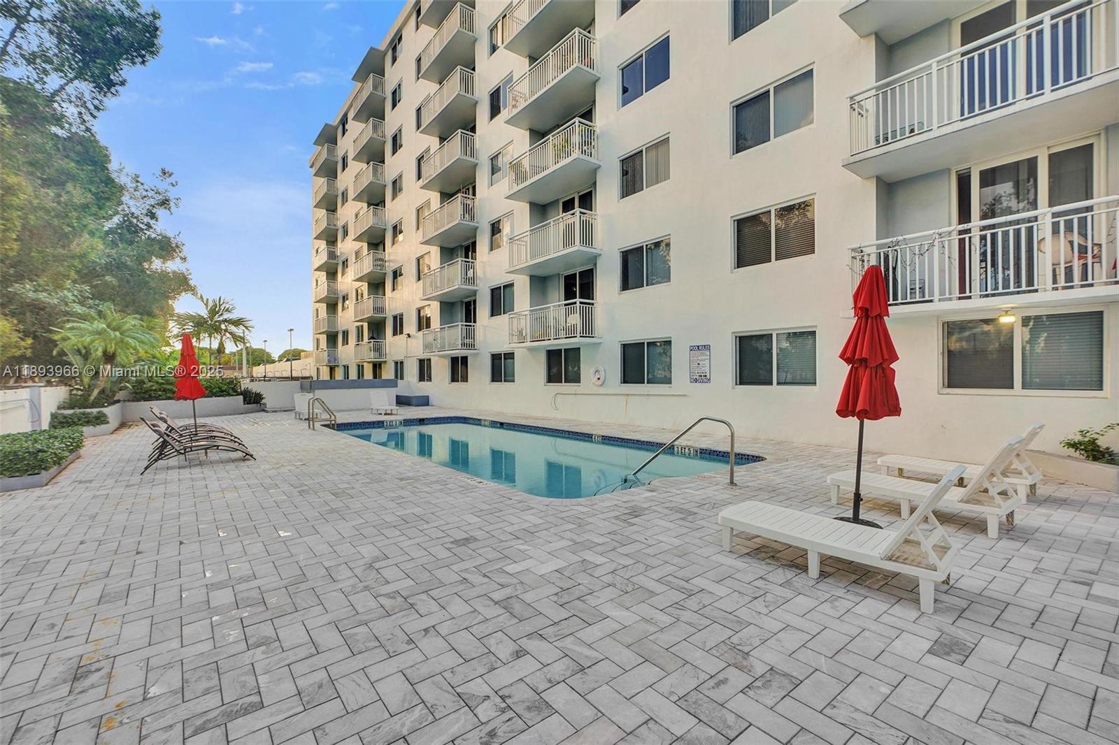 HARBOUR POINTE OF MIAMI C - Residential