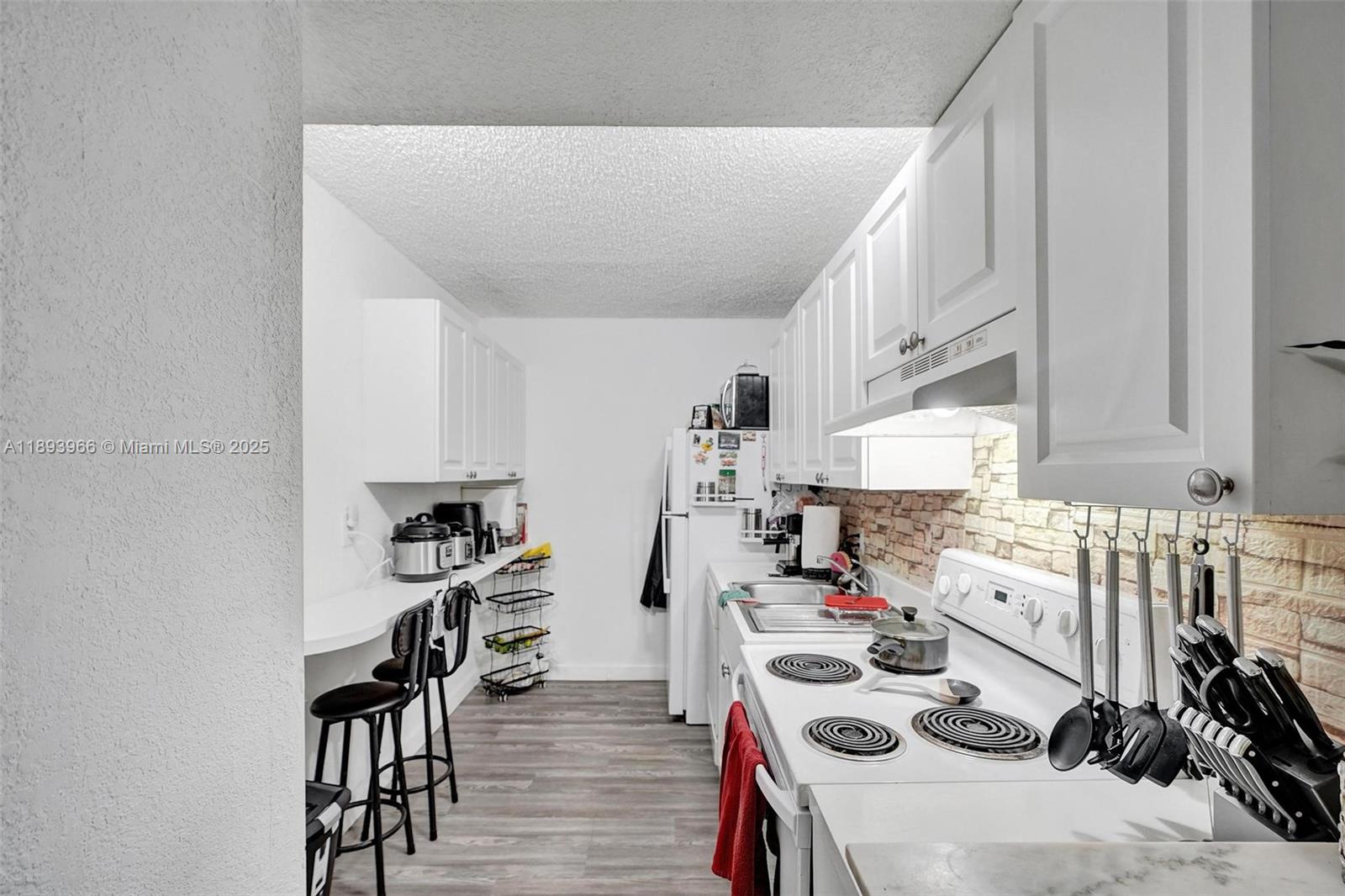 HARBOUR POINTE OF MIAMI C - Residential