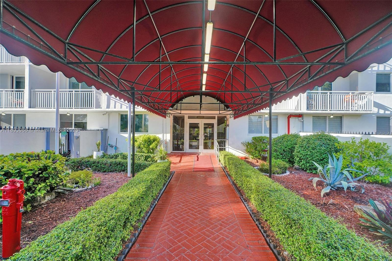 HARBOUR POINTE OF MIAMI C - Residential