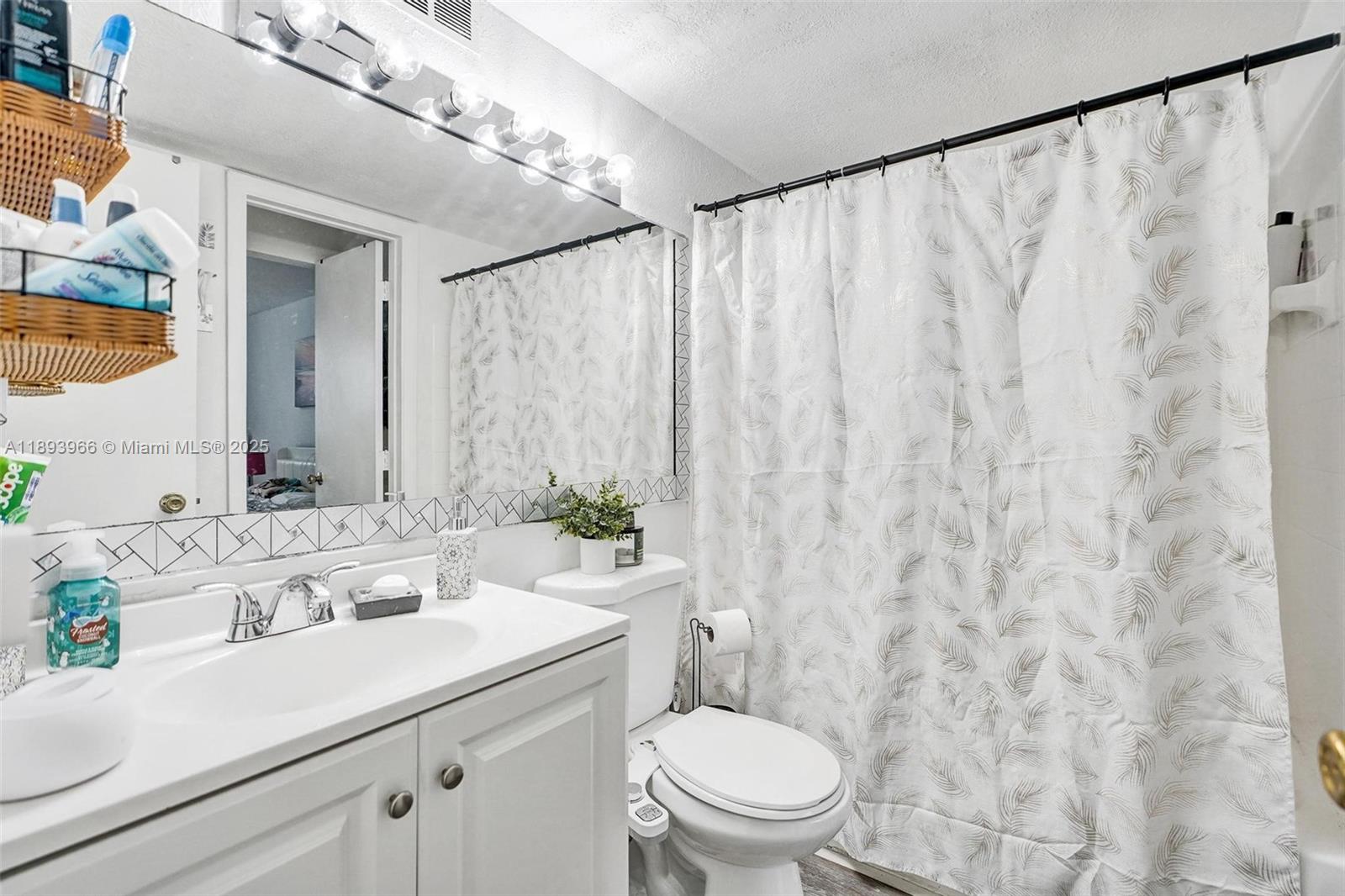 HARBOUR POINTE OF MIAMI C - Residential