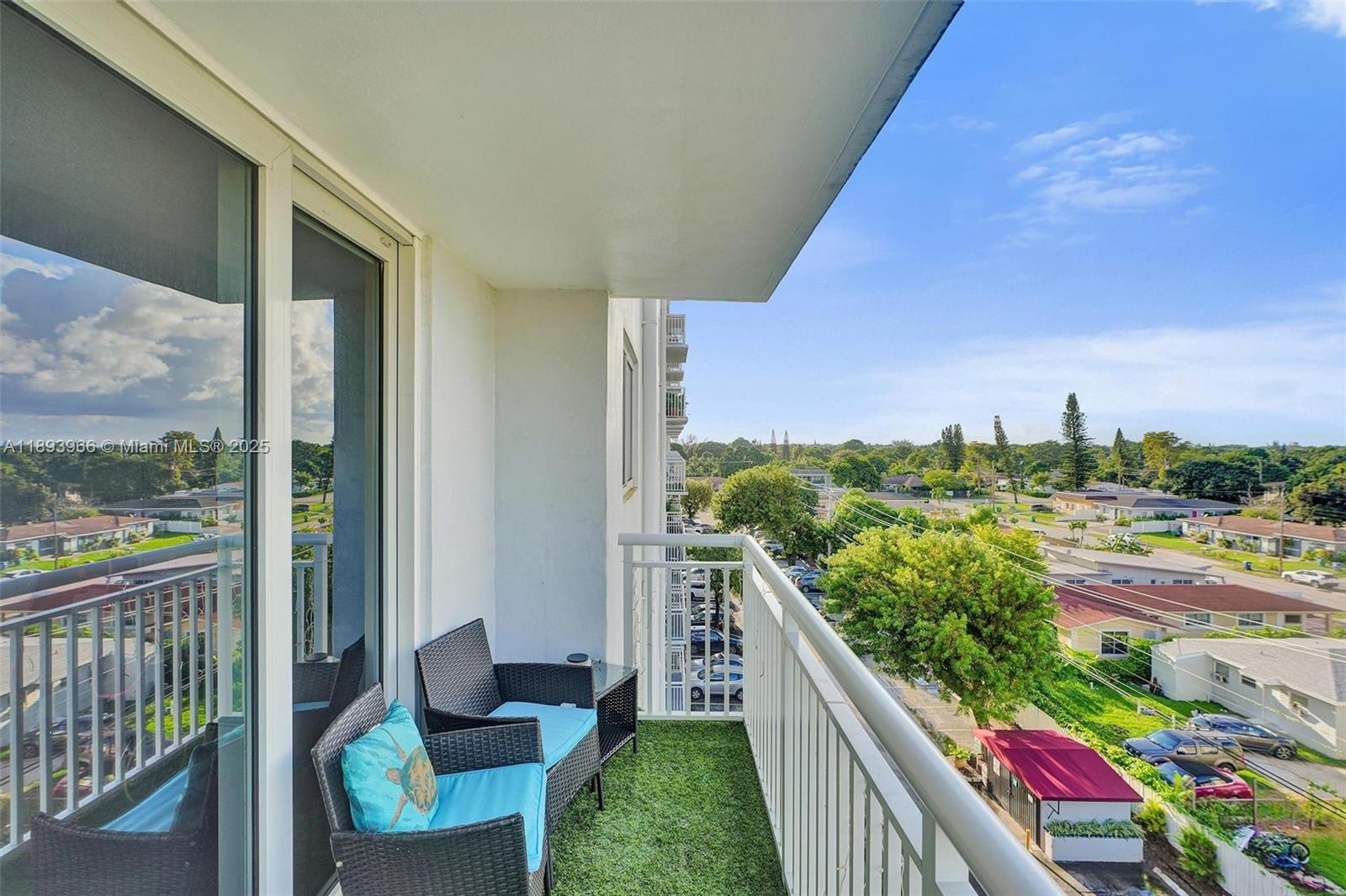 HARBOUR POINTE OF MIAMI C - Residential