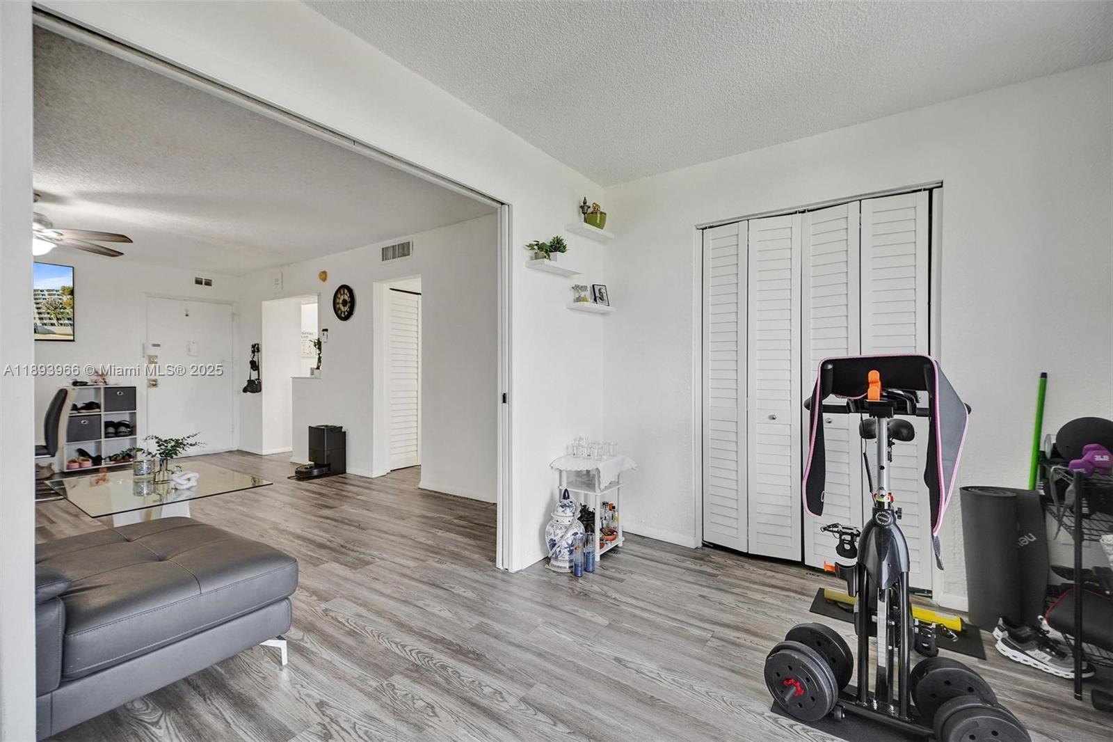 HARBOUR POINTE OF MIAMI C - Residential