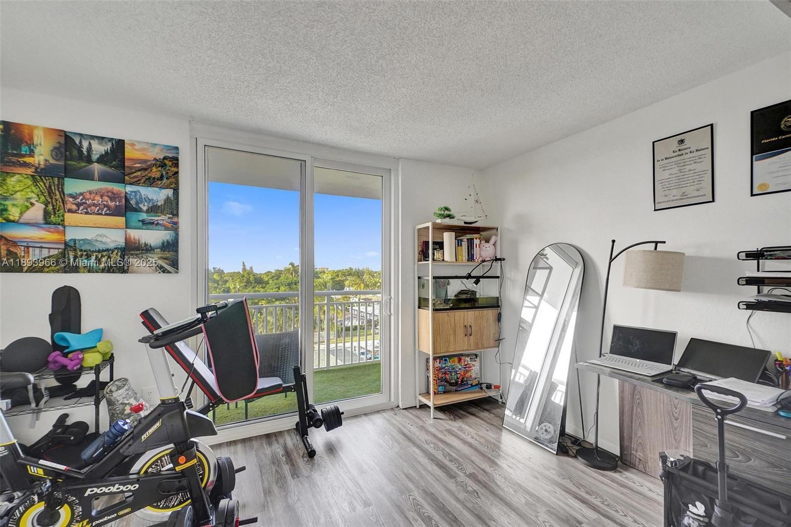 HARBOUR POINTE OF MIAMI C - Residential