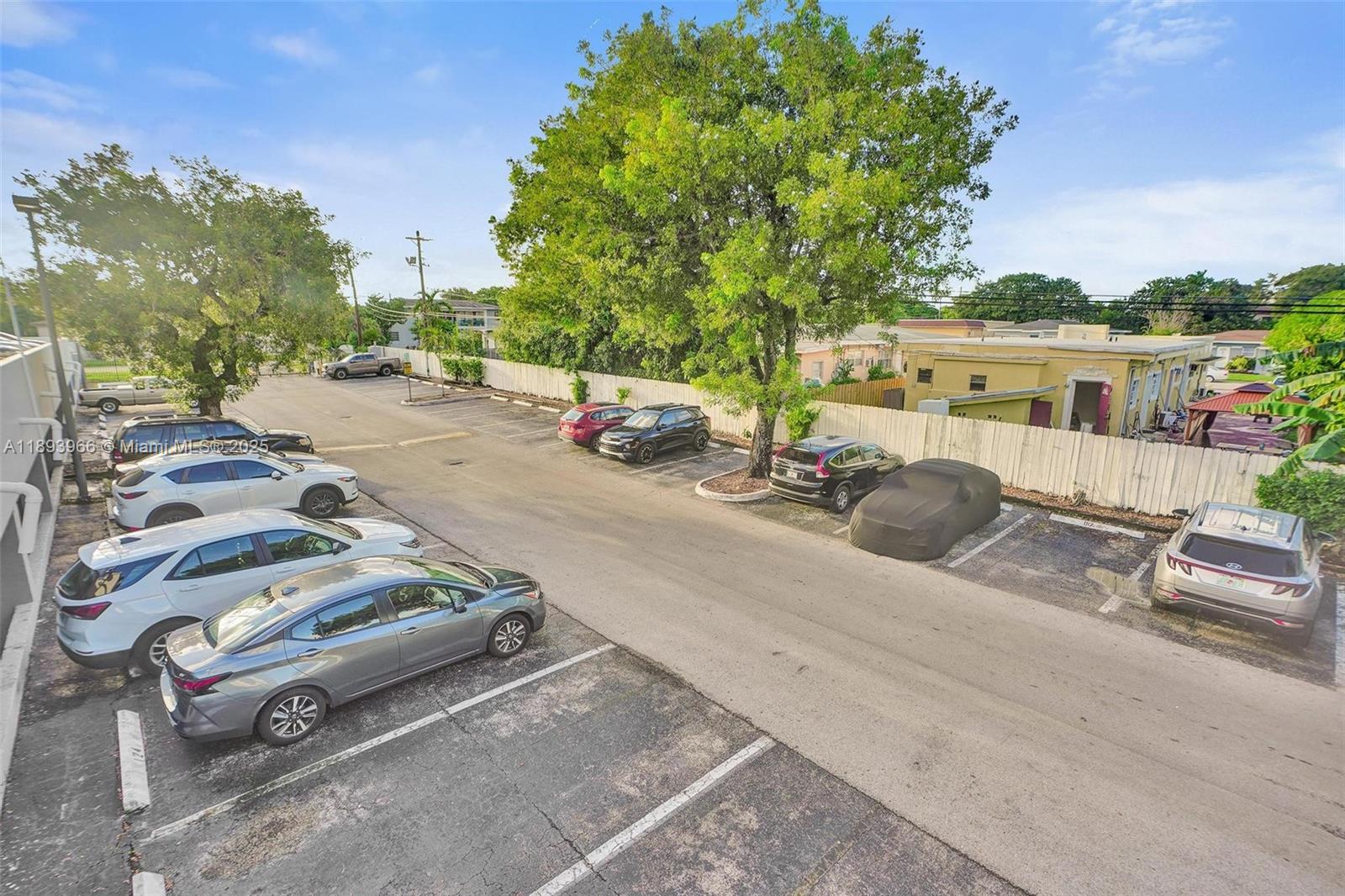 HARBOUR POINTE OF MIAMI C - Residential