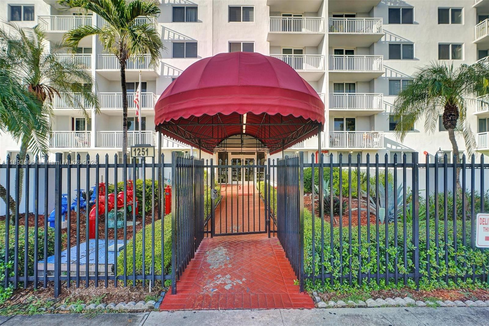 HARBOUR POINTE OF MIAMI C - Residential