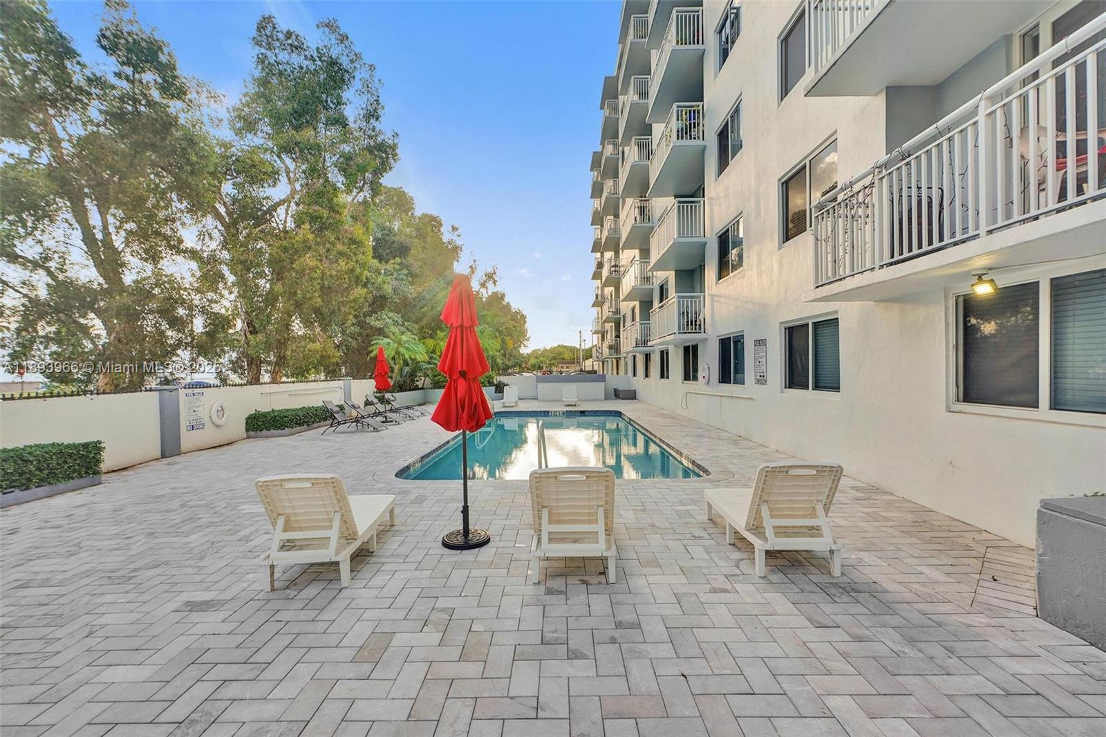 HARBOUR POINTE OF MIAMI C - Residential