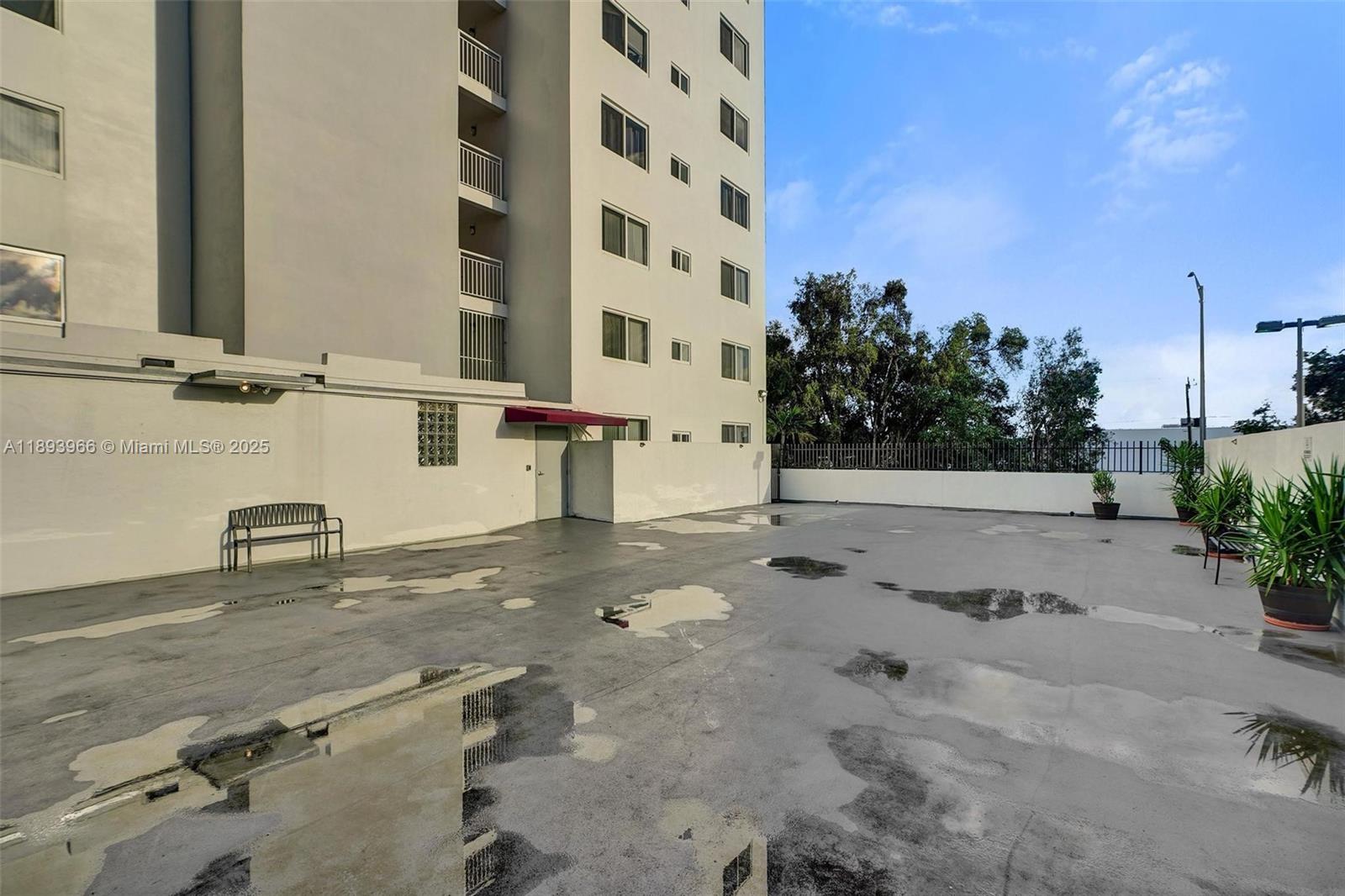 HARBOUR POINTE OF MIAMI C - Residential