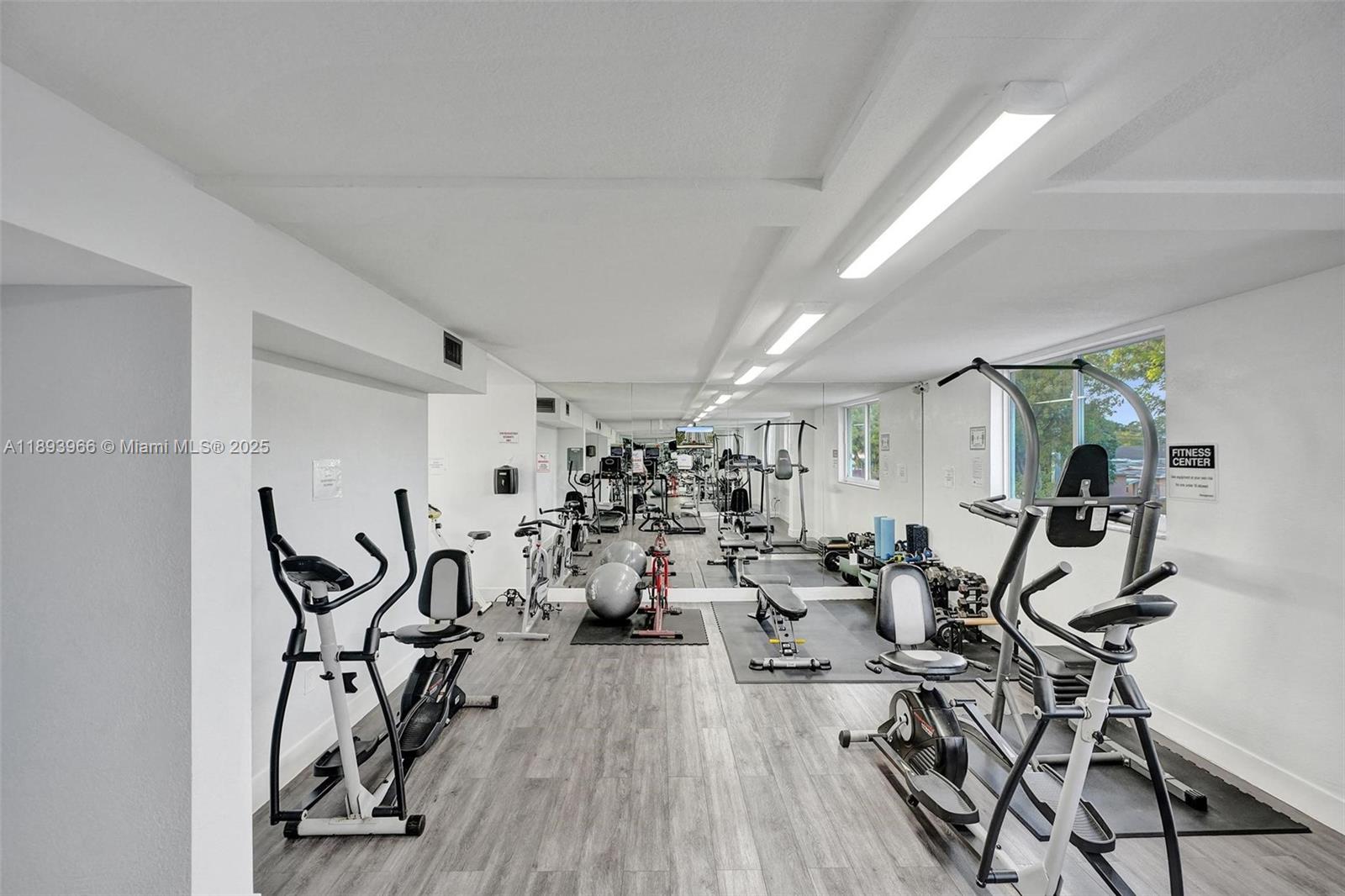 HARBOUR POINTE OF MIAMI C - Residential