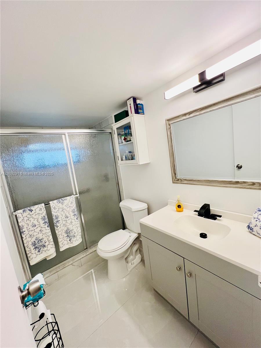 SANDS POINT CONDOMINIUM I - Residential