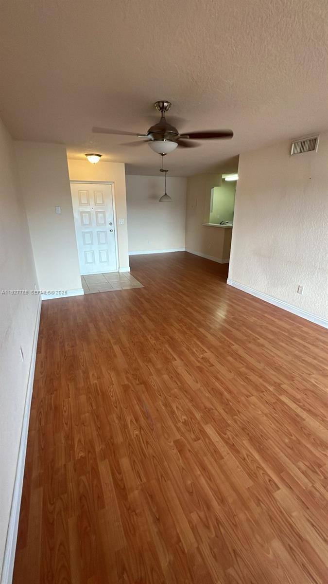 LAKEVIEW CLUB CONDO - Residential Lease